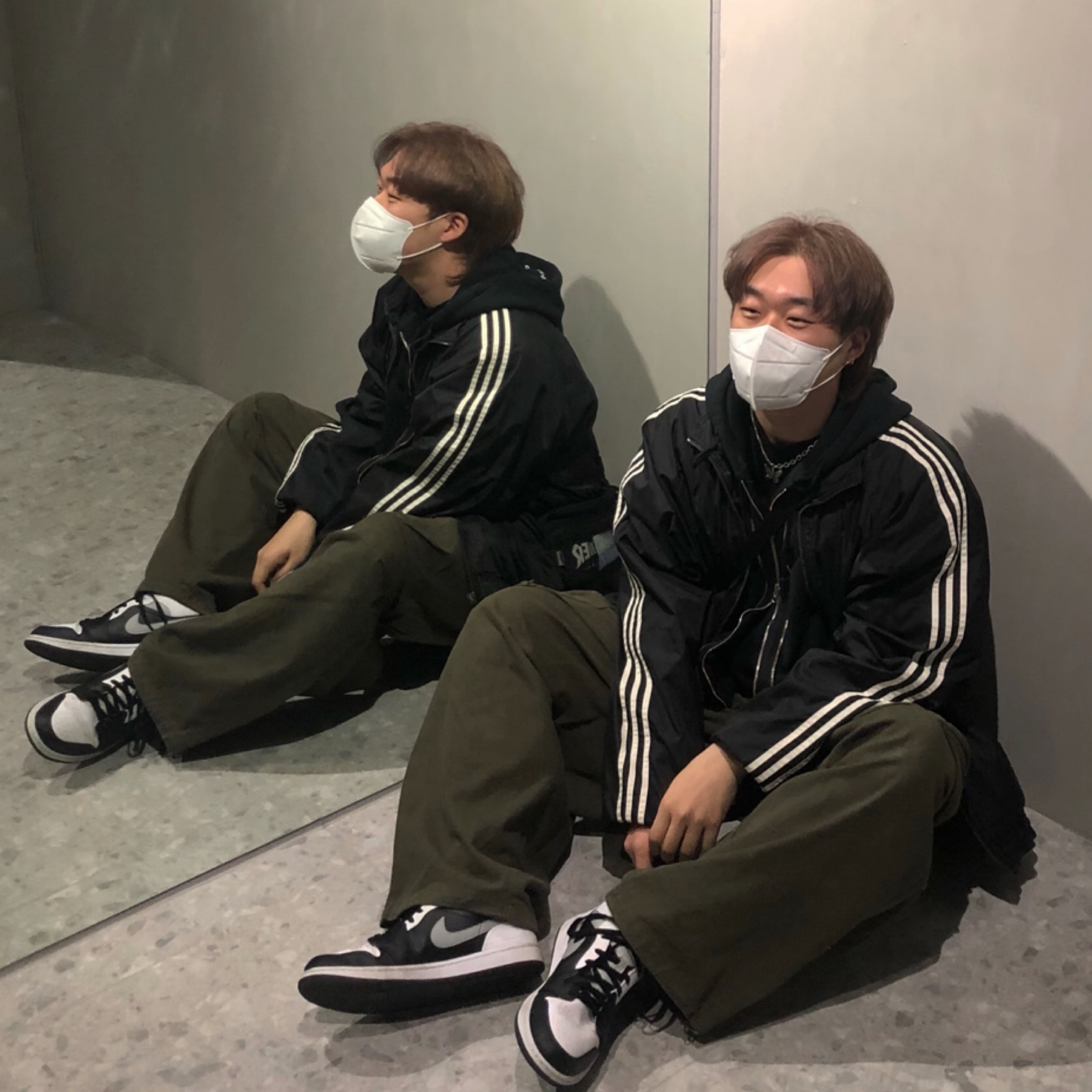 Jordan 1 Mid White Shadow 착용 스타일