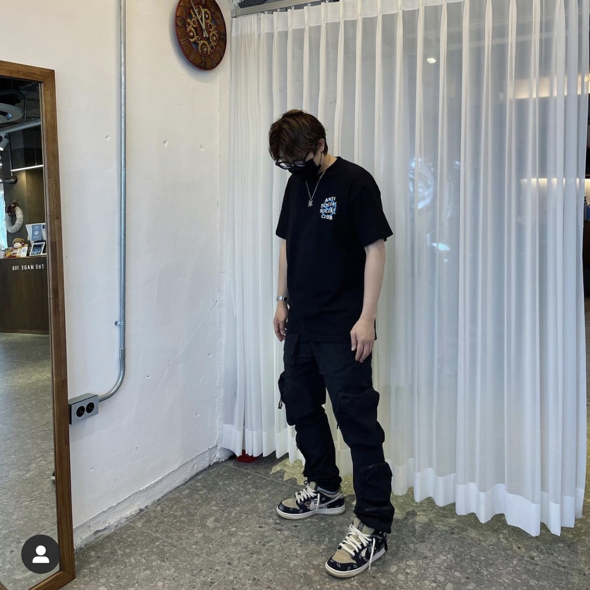 Anti Social Social Club x Fragment Blue Bolt T-Shirt, Nike x Travis Scott SB Dunk Low 착용 스타일