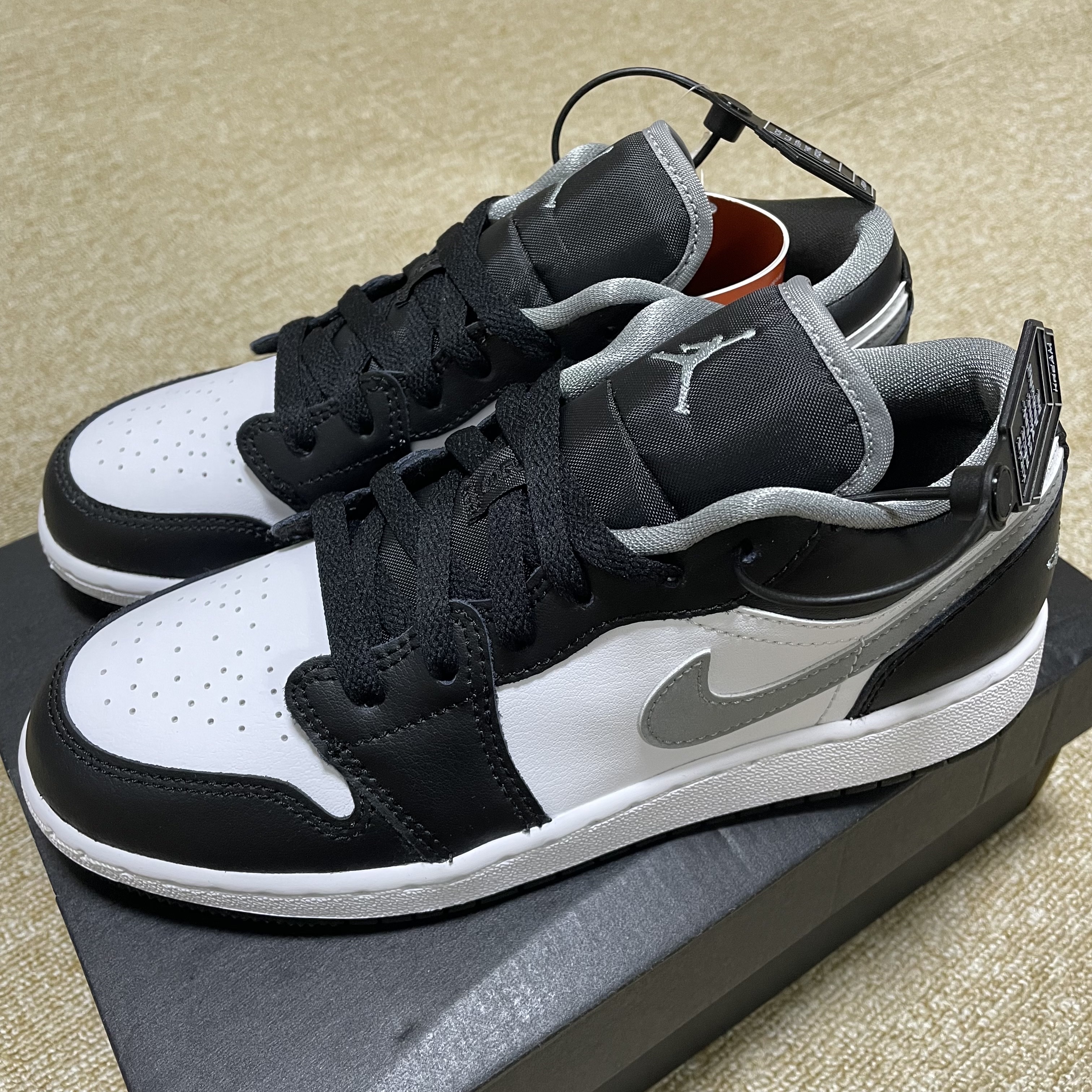 Jordan 1 Low Black Particle Grey, (GS) Jordan 1 Low Black Particle Grey 착용 스타일 - 2
