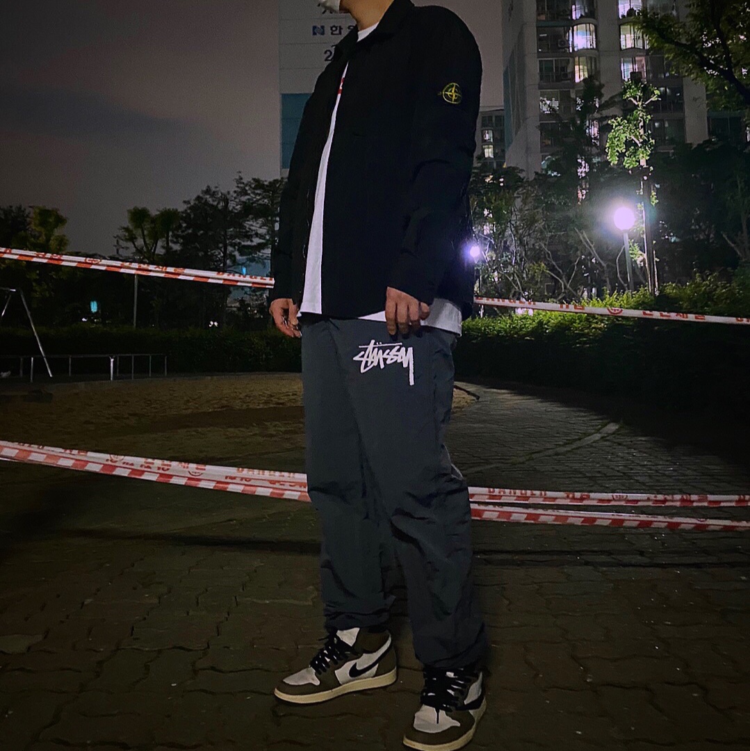 Supreme Cross Box Logo T-Shirt White - 20FW, Nike x Stussy Beach Pants Off Noir 착용 스타일