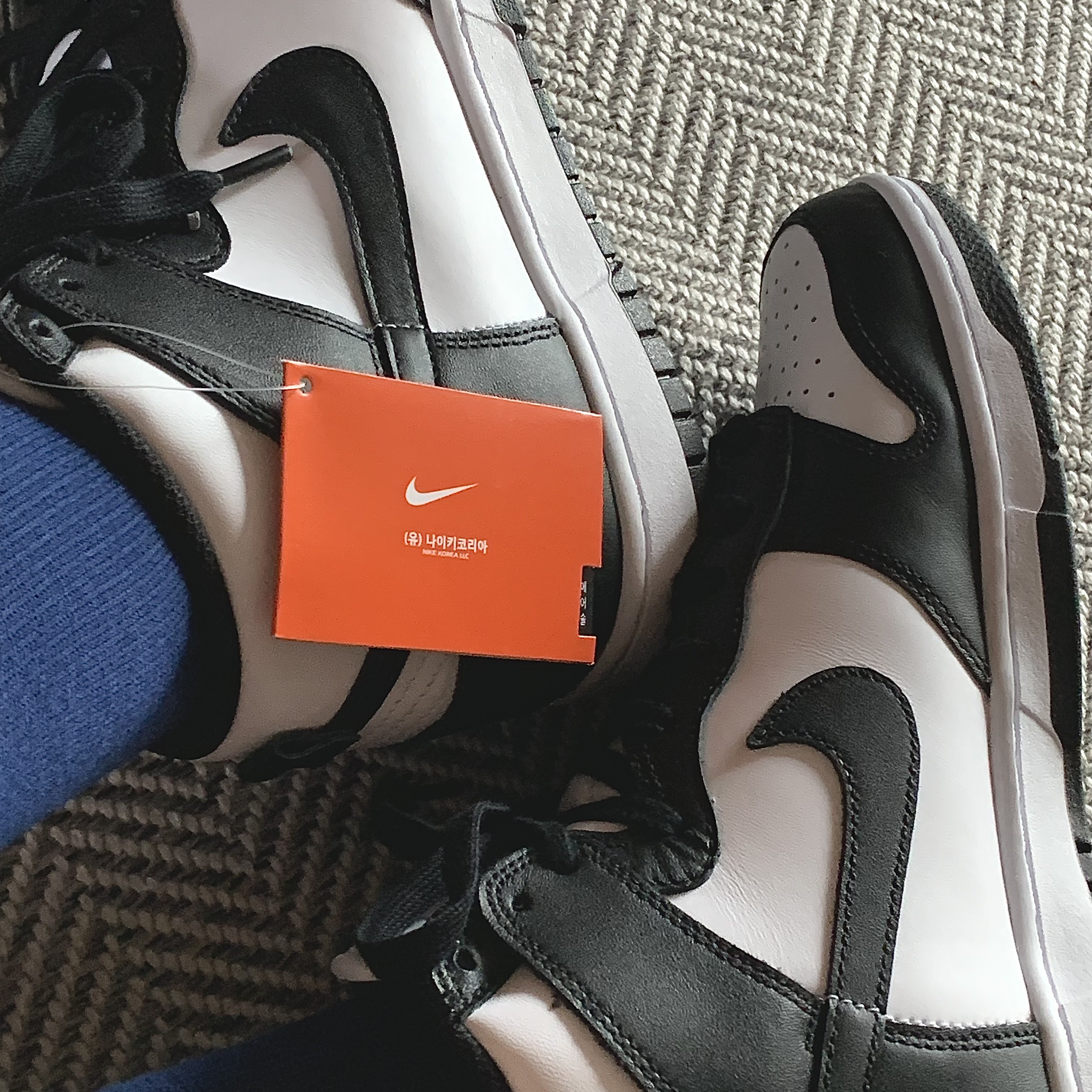 Nike Dunk High Retro Black and White 착용 스타일
