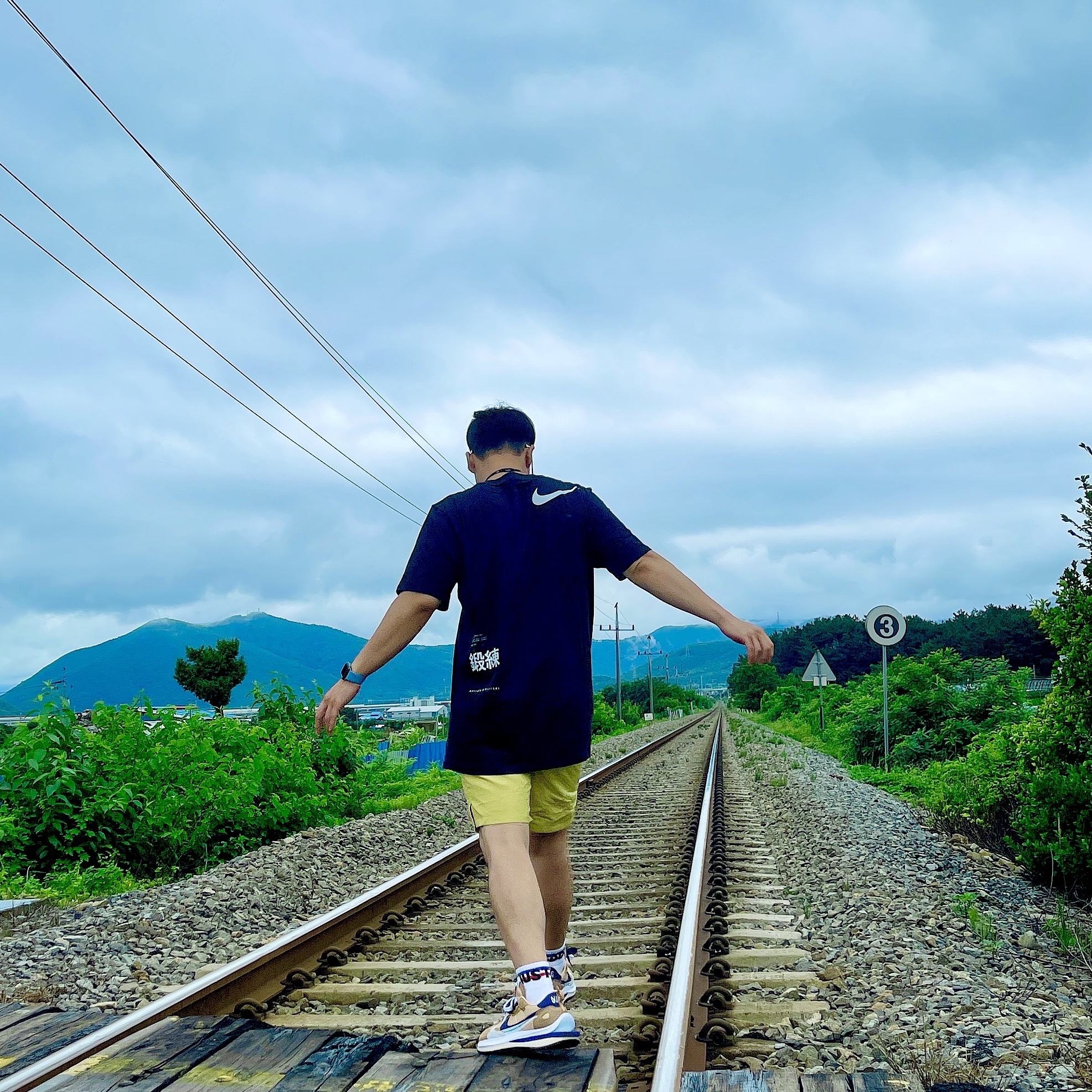 Nike x Matthew M Williams NRG T-Shirt Black, Nike x Sacai VaporWaffle Sesame and Blue Void 착용 스타일
