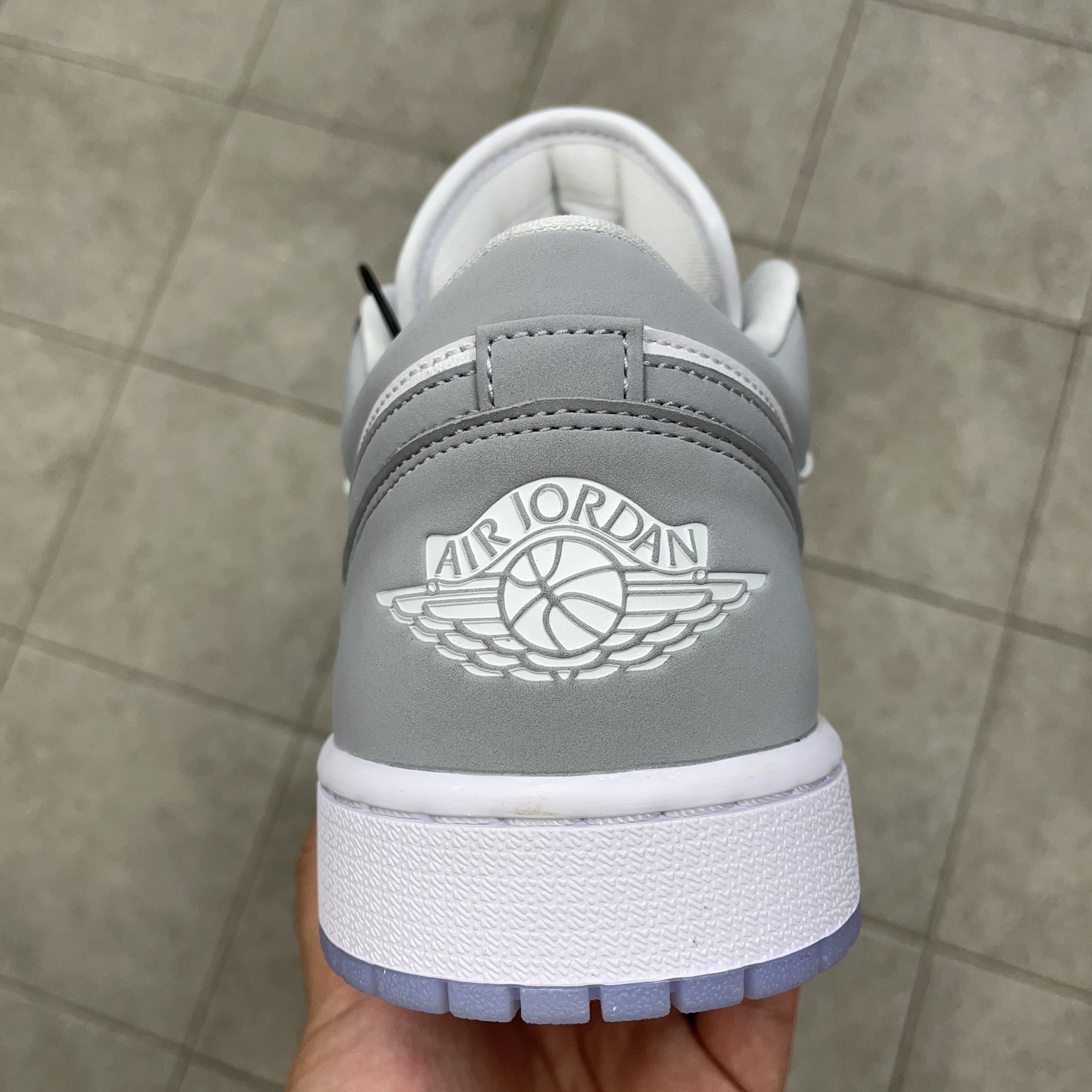 (W) Jordan 1 Low White Wolf Grey 착용 스타일