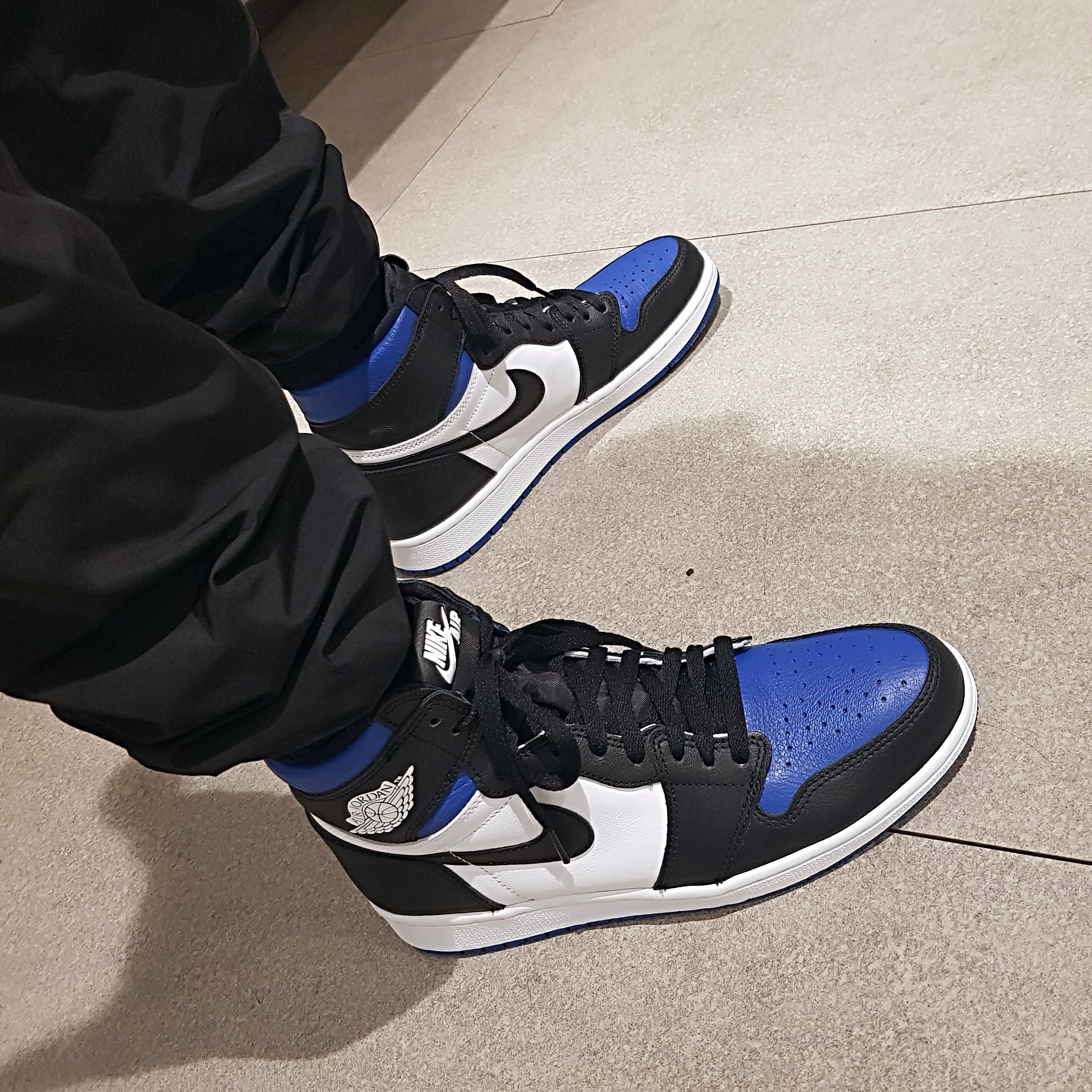 Jordan 1 Retro High OG Royal Toe 착용 스타일 - 3