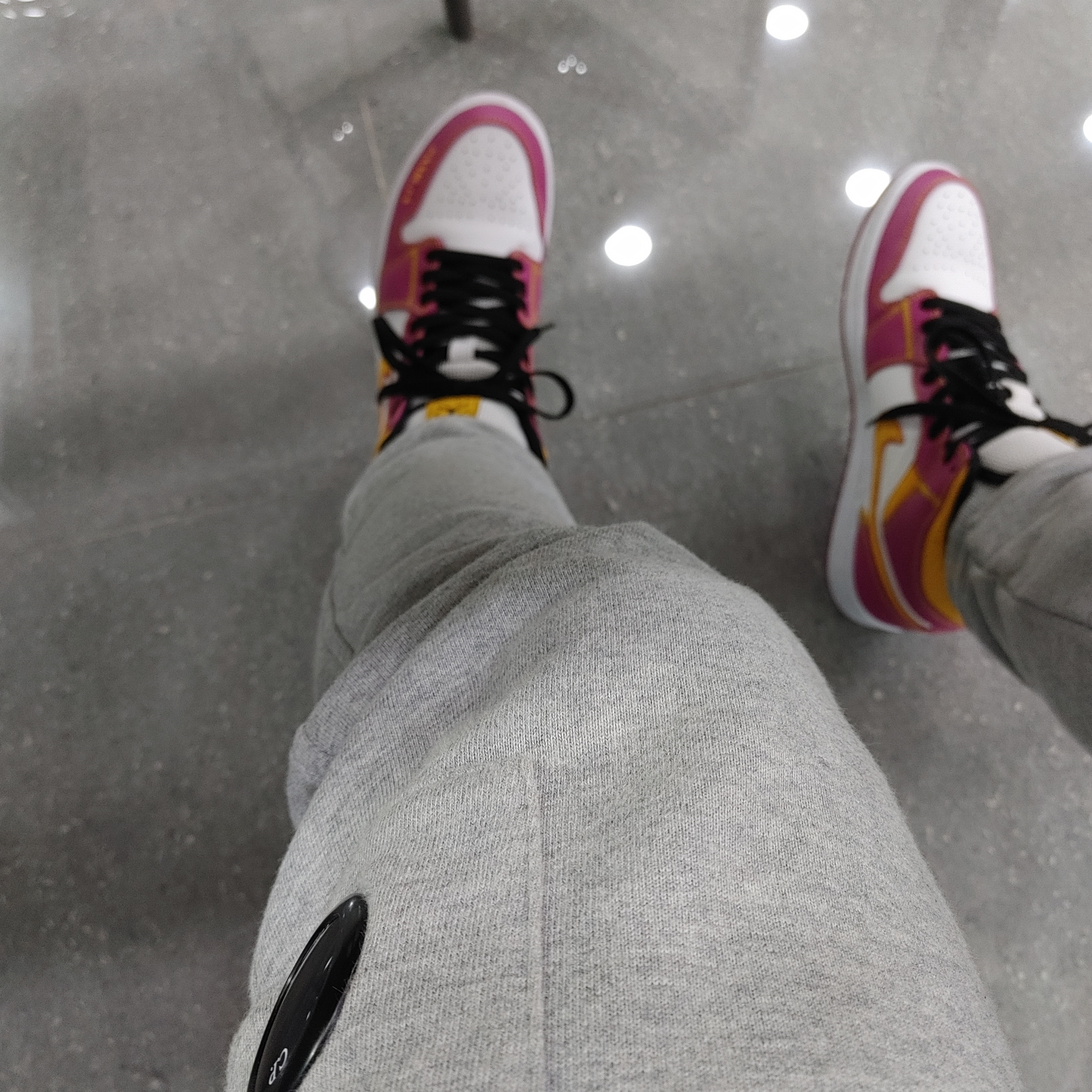 Jordan 1 Mid DOD Familia 착용 스타일