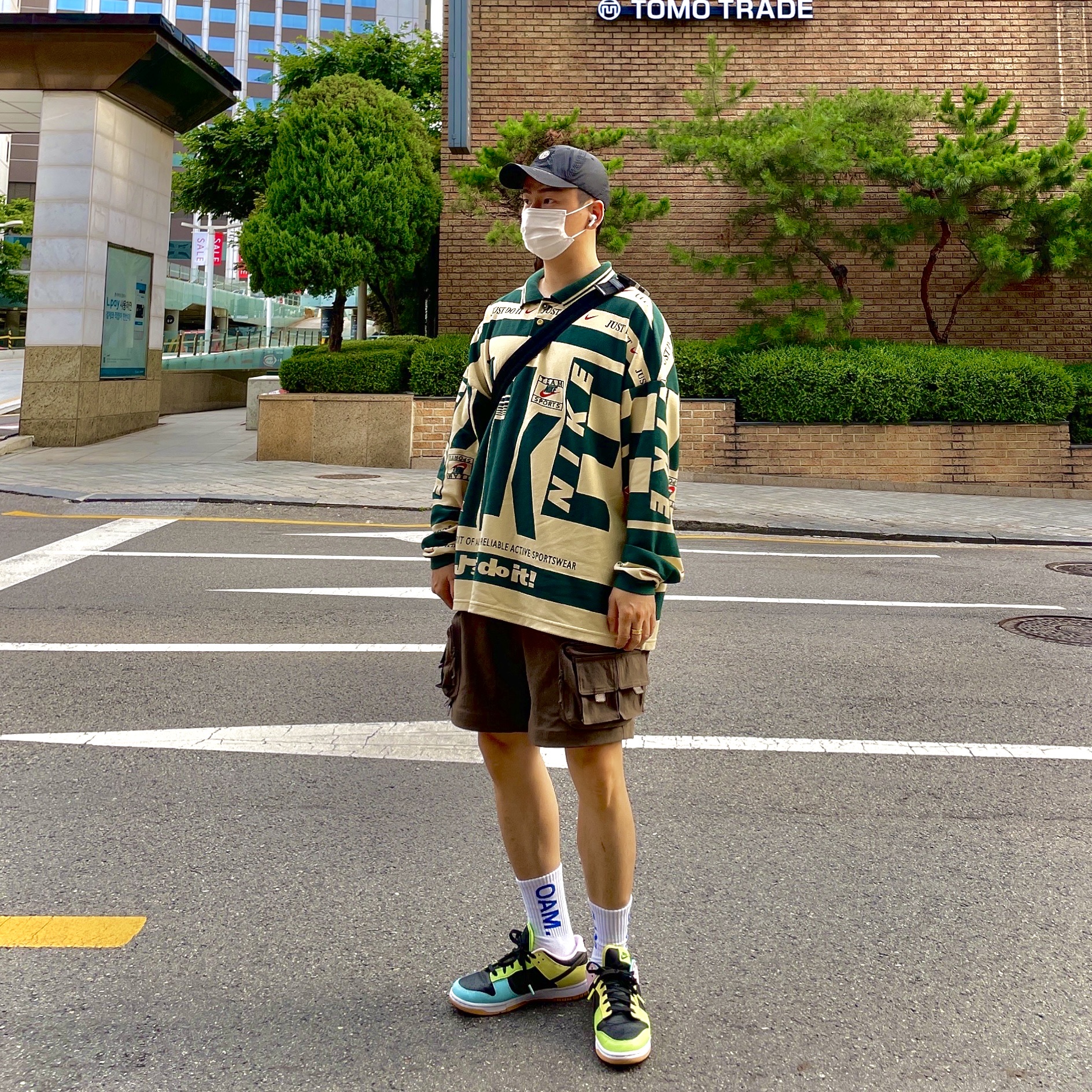 Supreme x Stone Island Painted Camo Nylon 6-Panel Black - 20FW, Nike x Cactus Plant Flea Market Long Sleeve Polo Natural - US/EU 착용 스타일 - 2