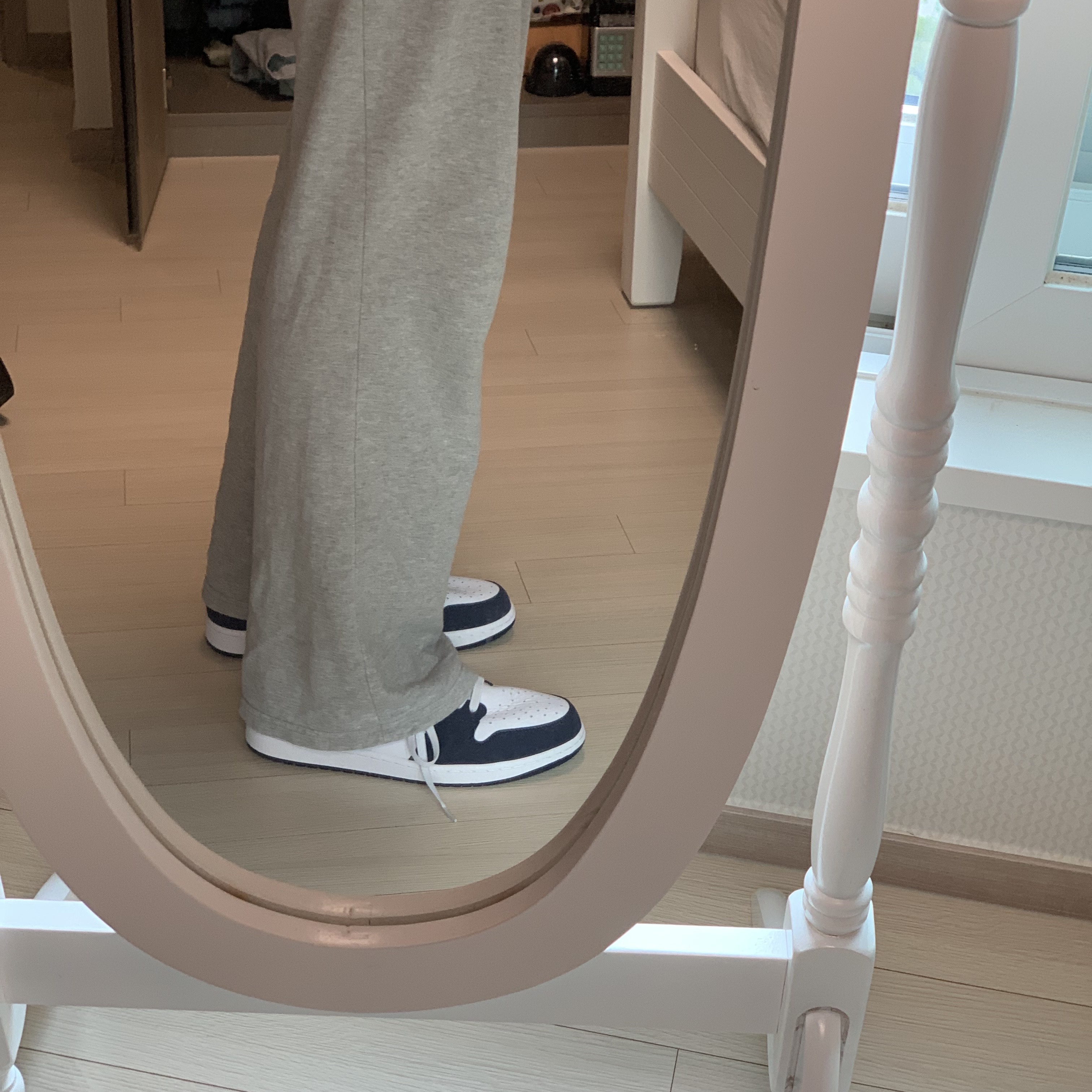 Jordan 1 Retro High OG CO.JP Midnight Navy 착용 스타일 - 5