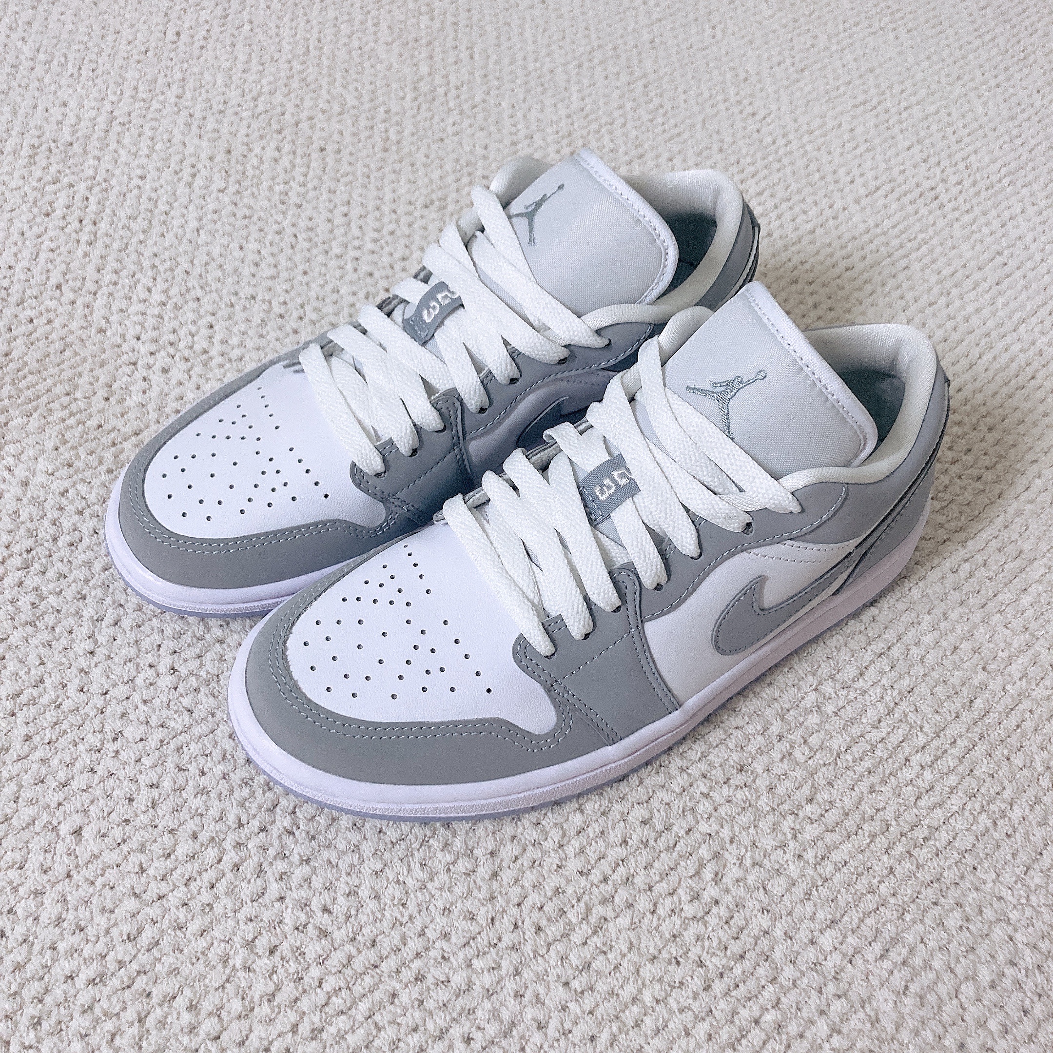 (W) Jordan 1 Low White Wolf Grey 착용 스타일 - 2