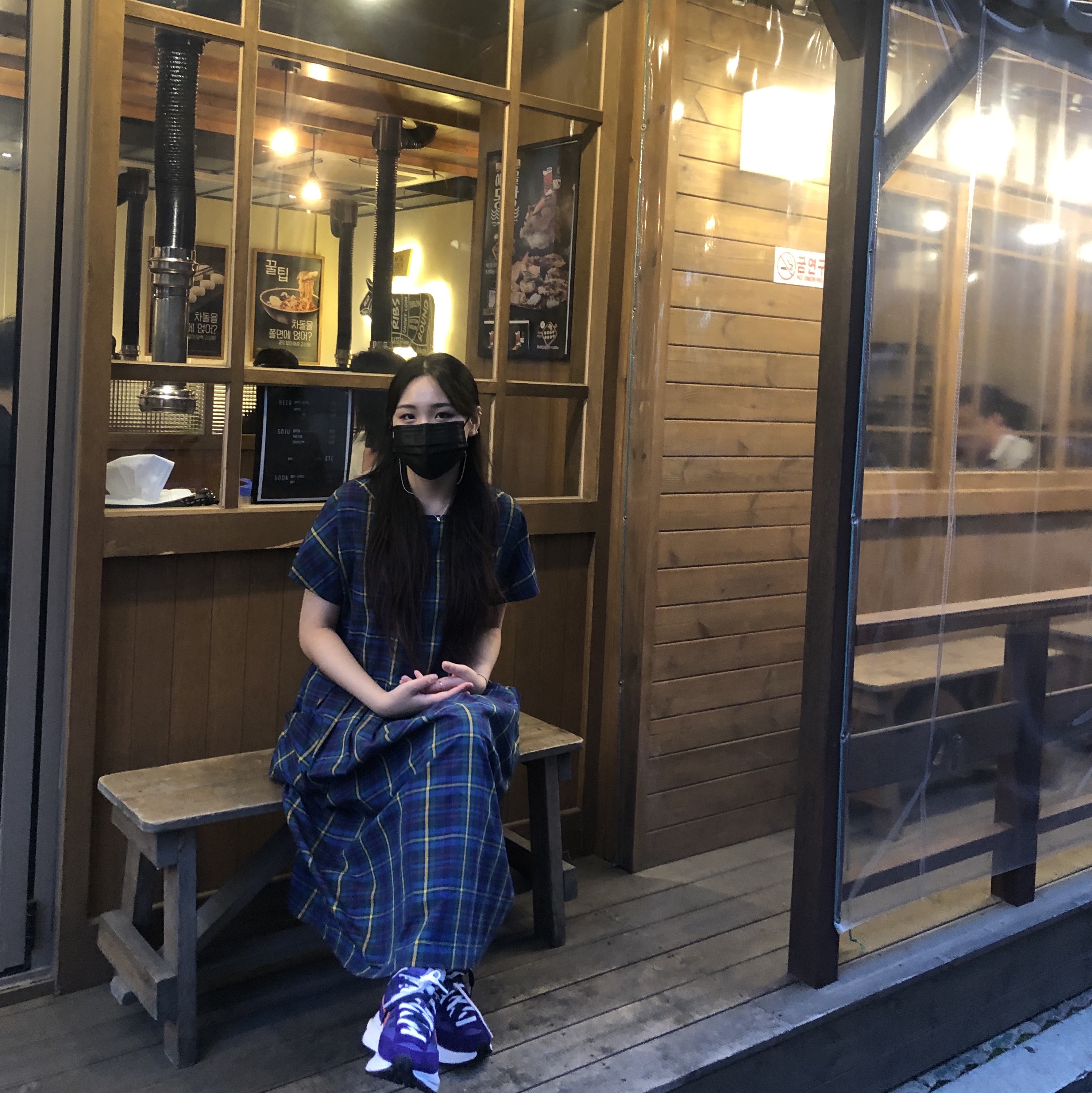 Nike x Sacai VaporWaffle Dark Iris 착용 스타일 - 2