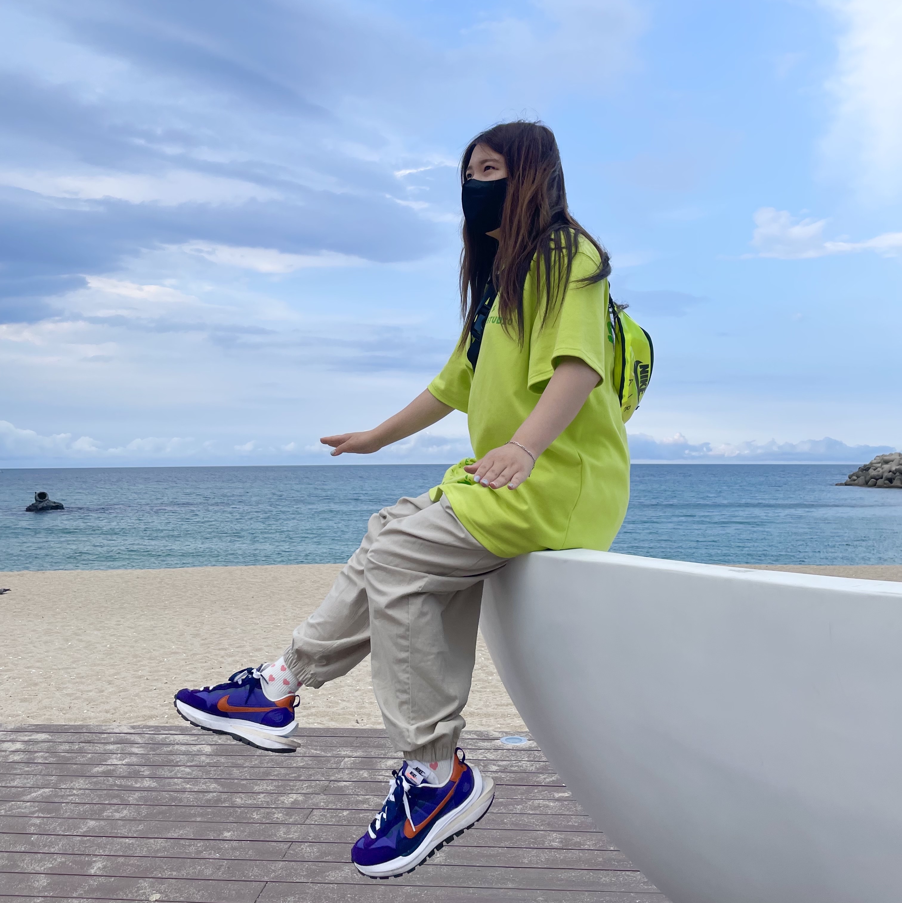 IAB Studio Splashed T-Shirt Lime, Nike x Sacai VaporWaffle Dark Iris 착용 스타일