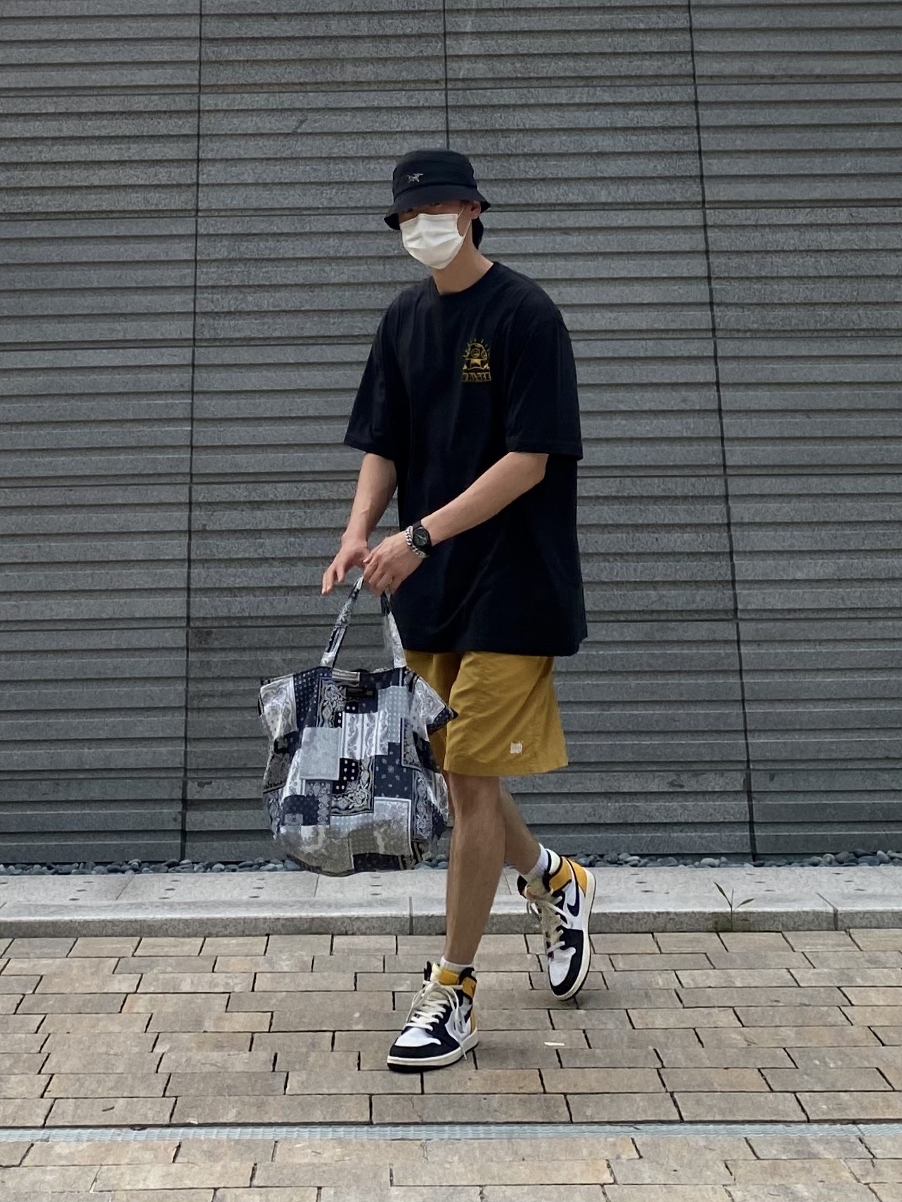 Palace x Arc'teryx Sinsolo Hat Black - 20FW, Palace Lotties Classic T-Shirt Black - 21SS 착용 스타일 - 1