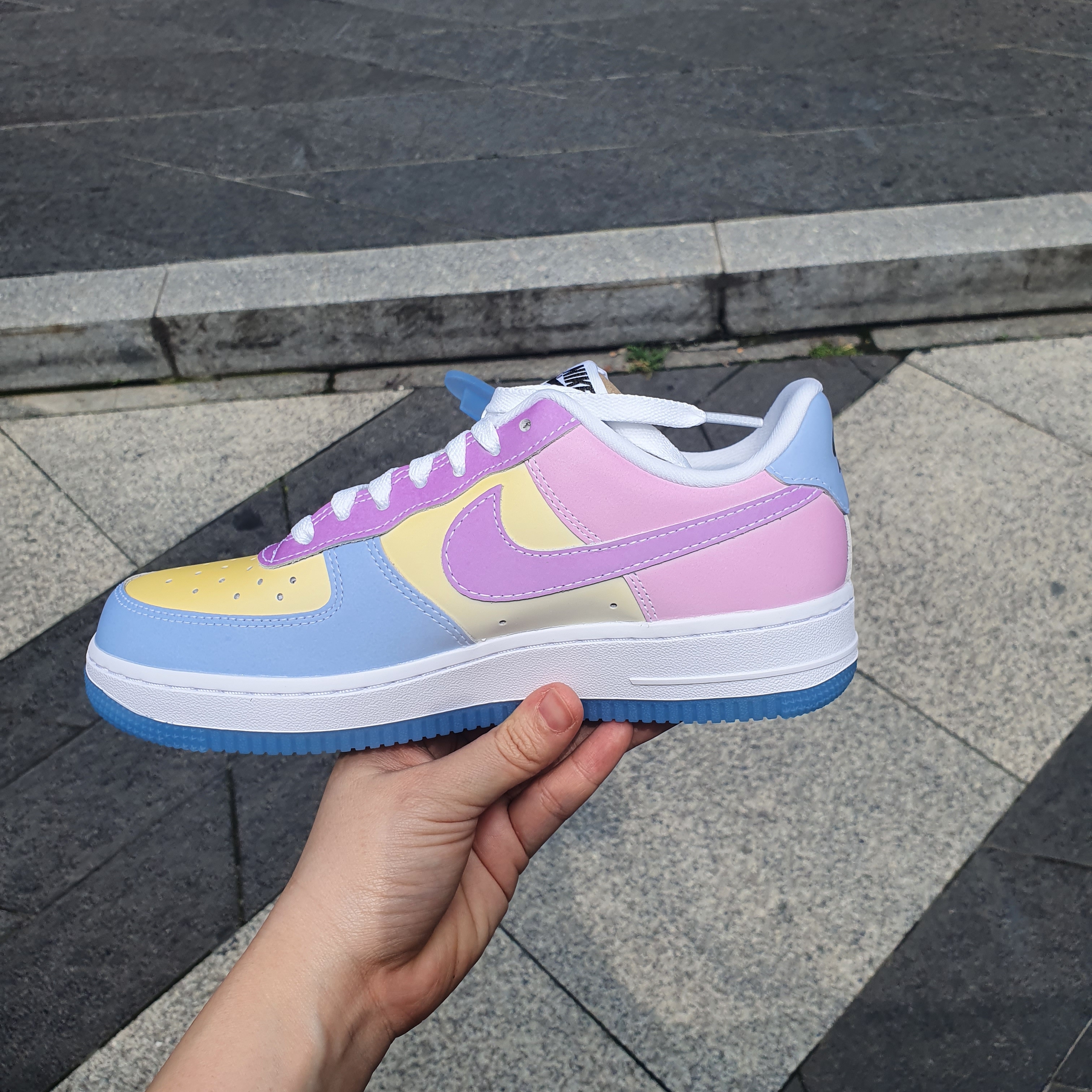 (W) Nike Air Force 1 '07 LX Photochromic 착용 스타일