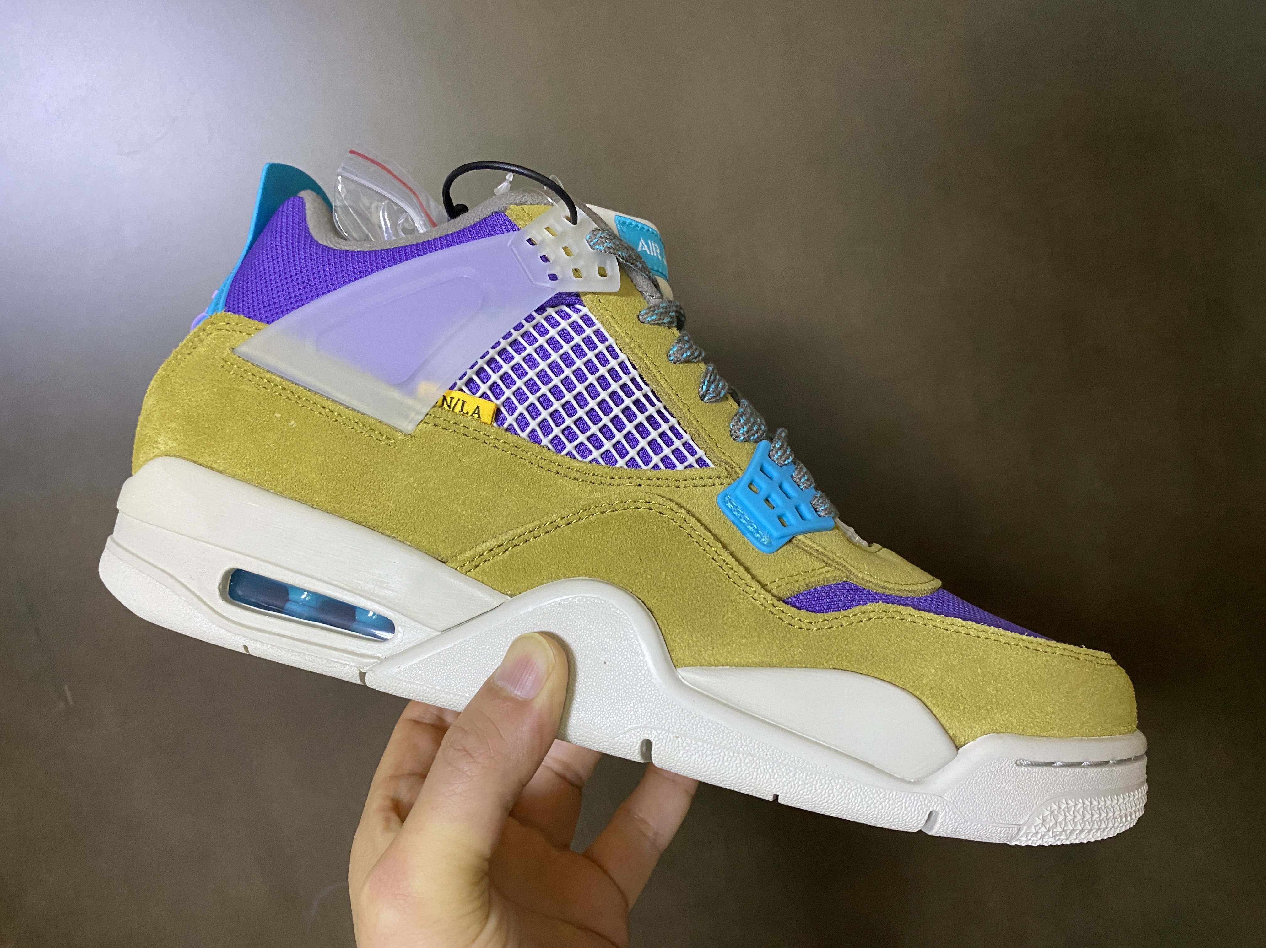 Jordan 4 x Union Retro SP Desert Moss 착용 스타일 - 1