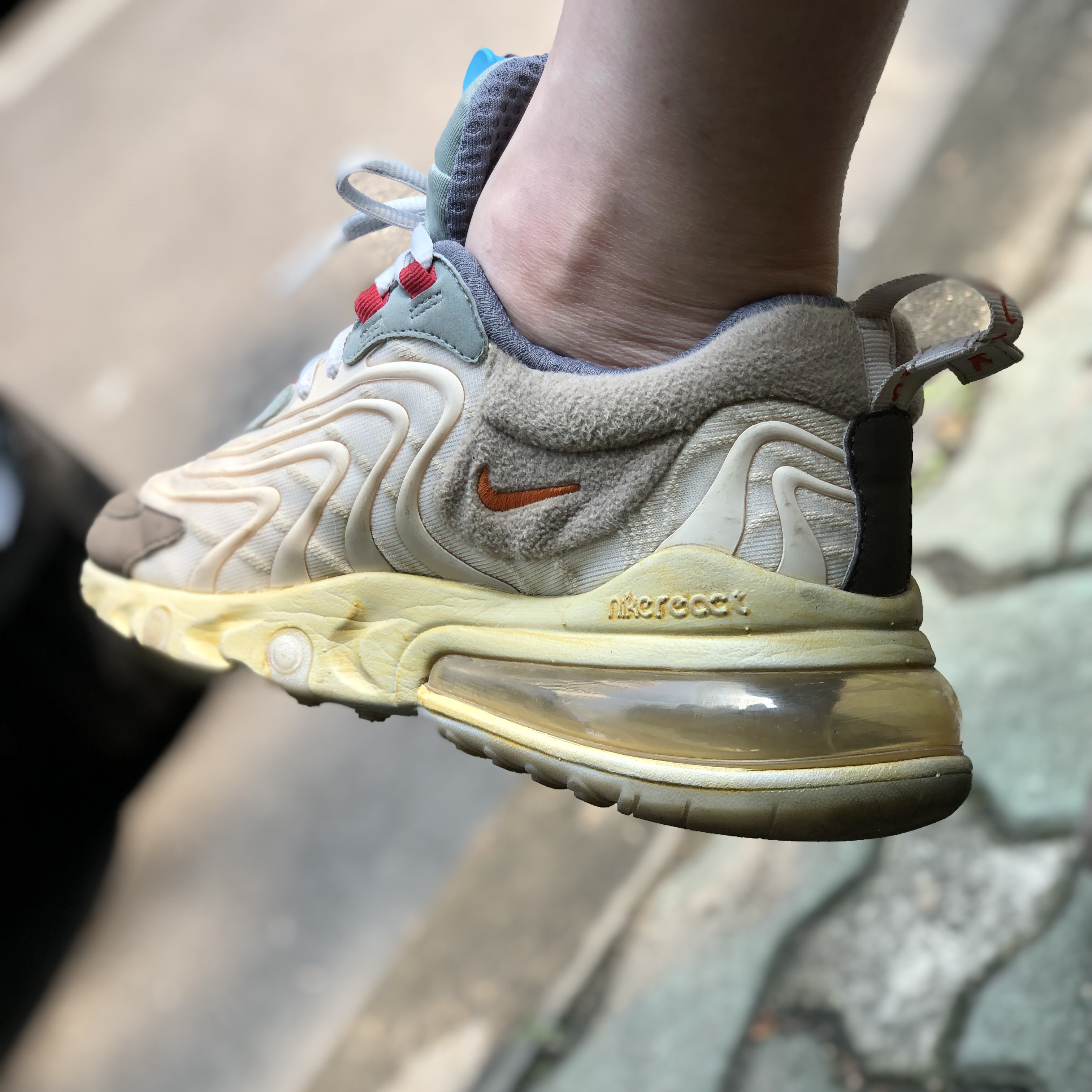 Nike x Travis Scott Air Max 270 React Cactus Trails 착용 스타일 - 3