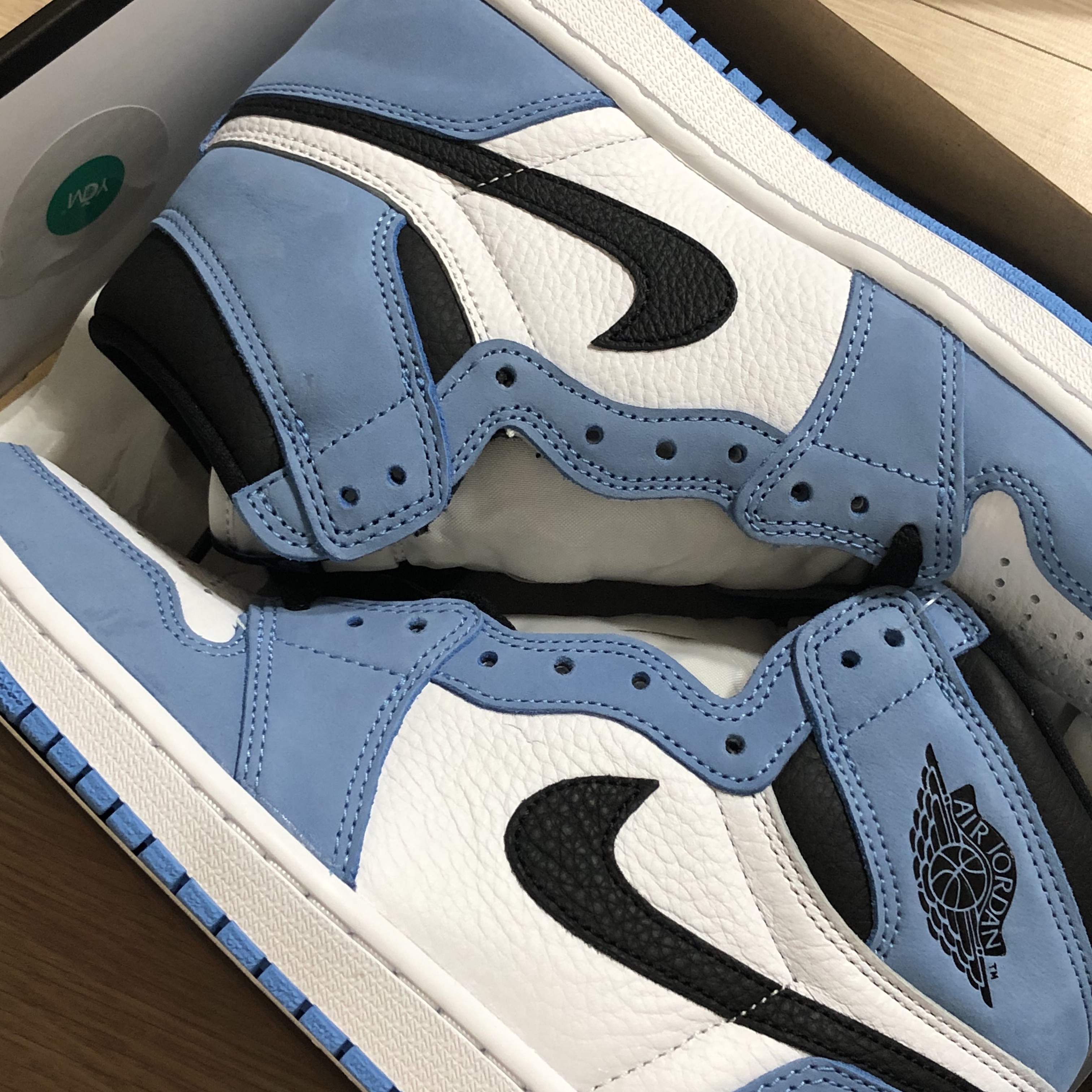 Jordan 1 Retro High OG University Blue 착용 스타일 - 2