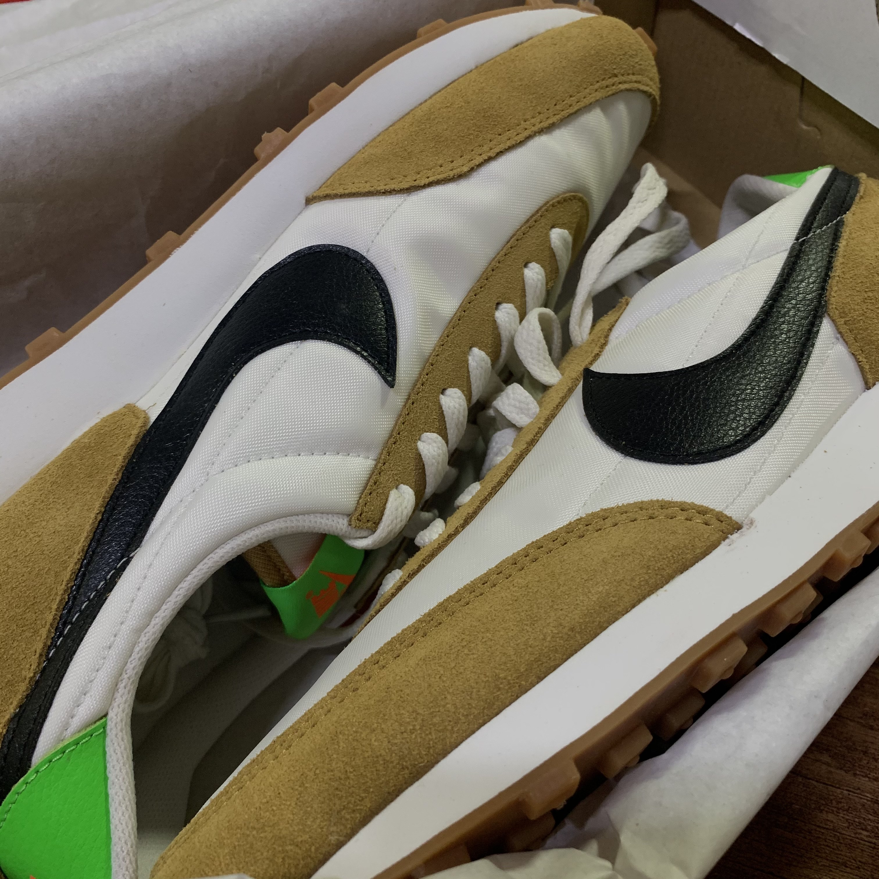 (W) Nike Daybreak Wheat 착용 스타일
