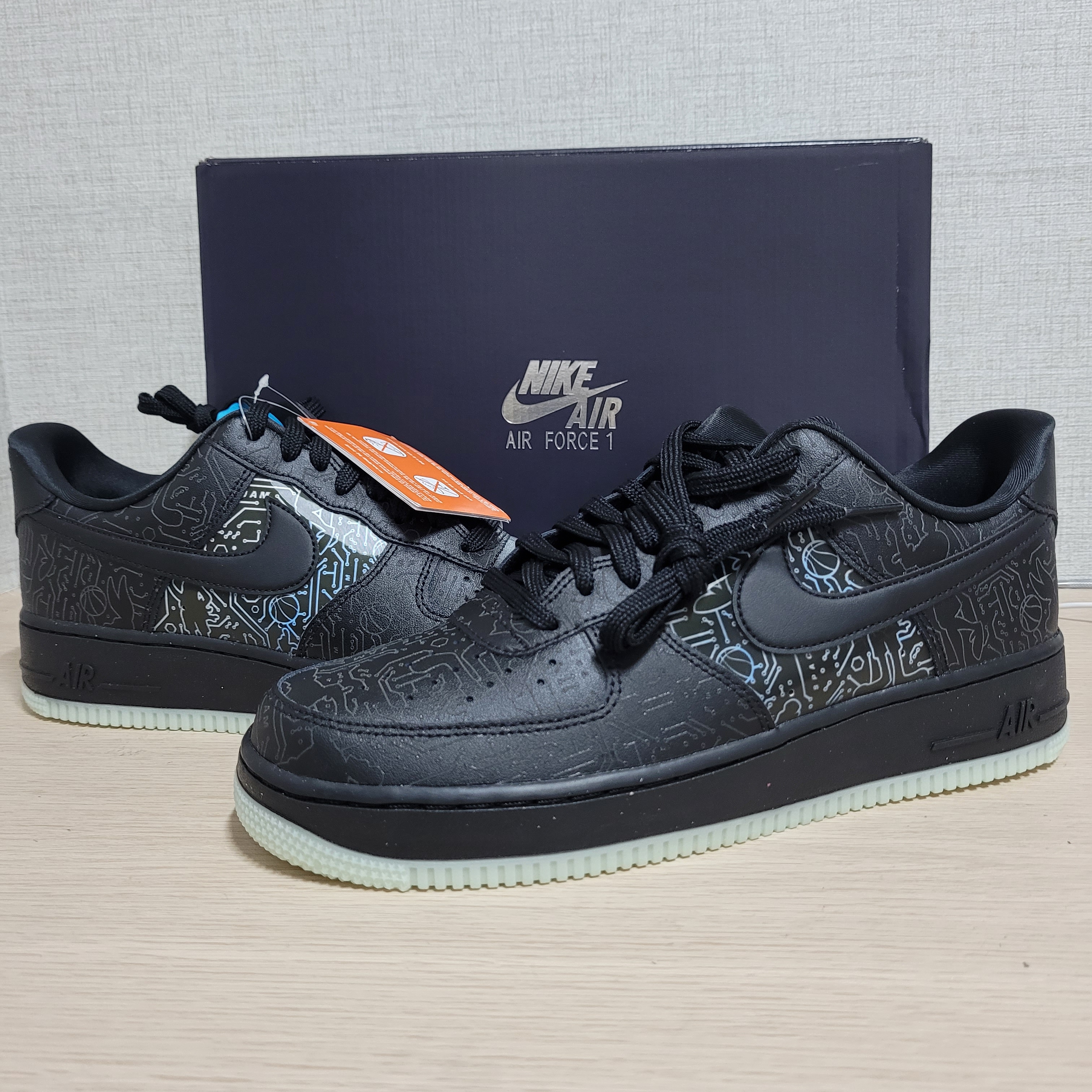 Nike x Space Jam: A New Legacy Air Force 1 '07 Computer Chip 착용 스타일