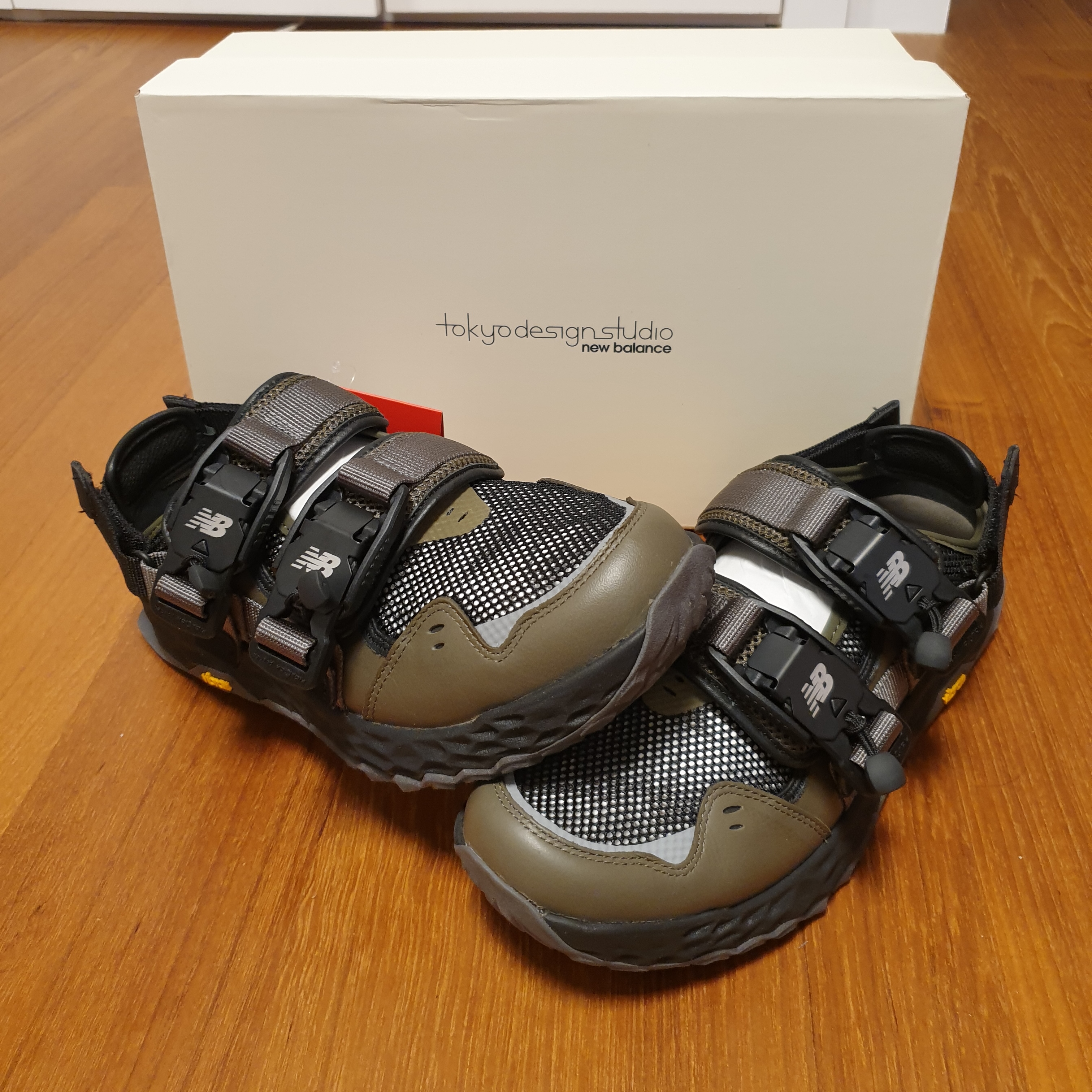 New Balance x Tokyo Design Studio x Snow Peak Niobium Concept 2 착용 스타일 - 2