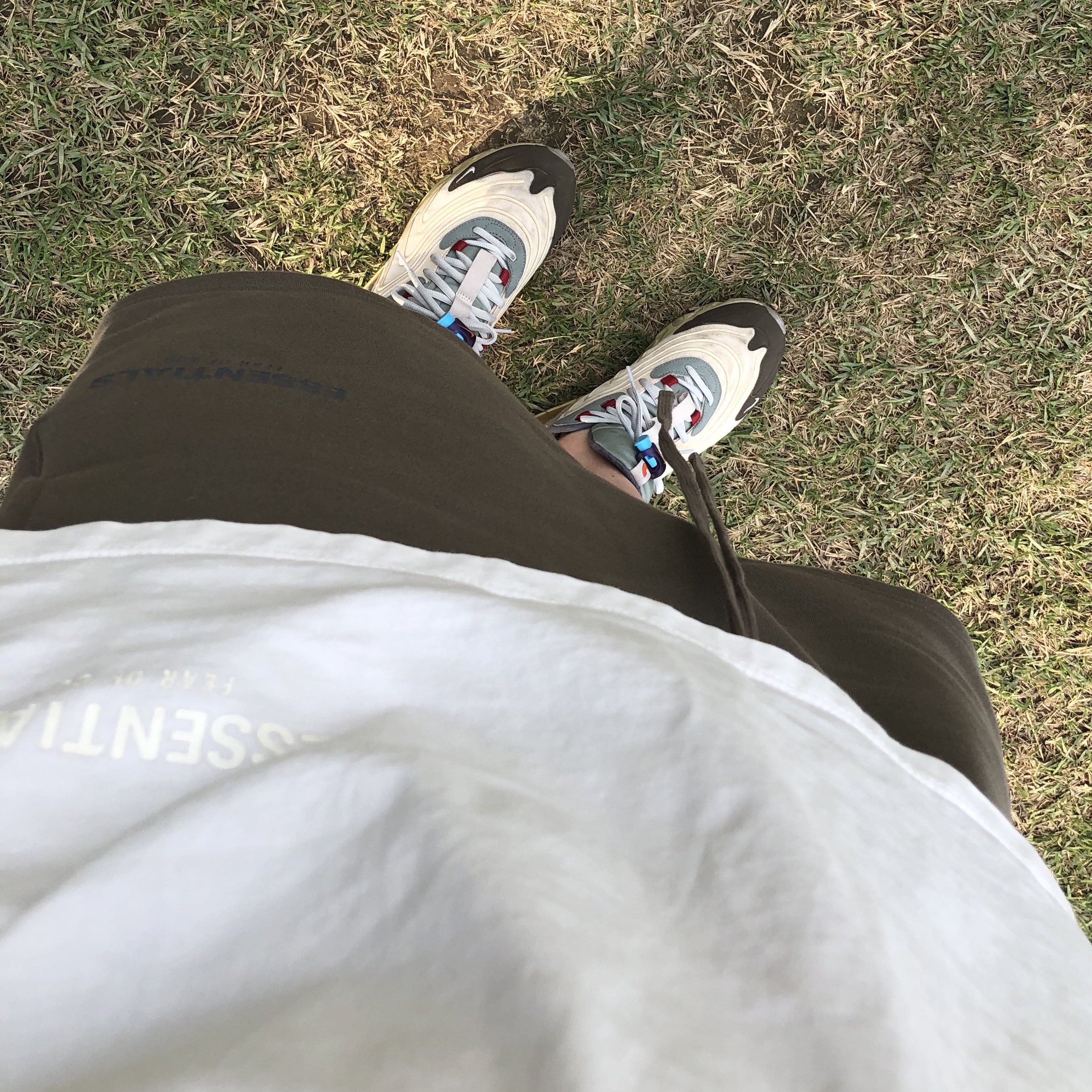 Nike x Travis Scott Air Max 270 React Cactus Trails 착용 스타일 - 2