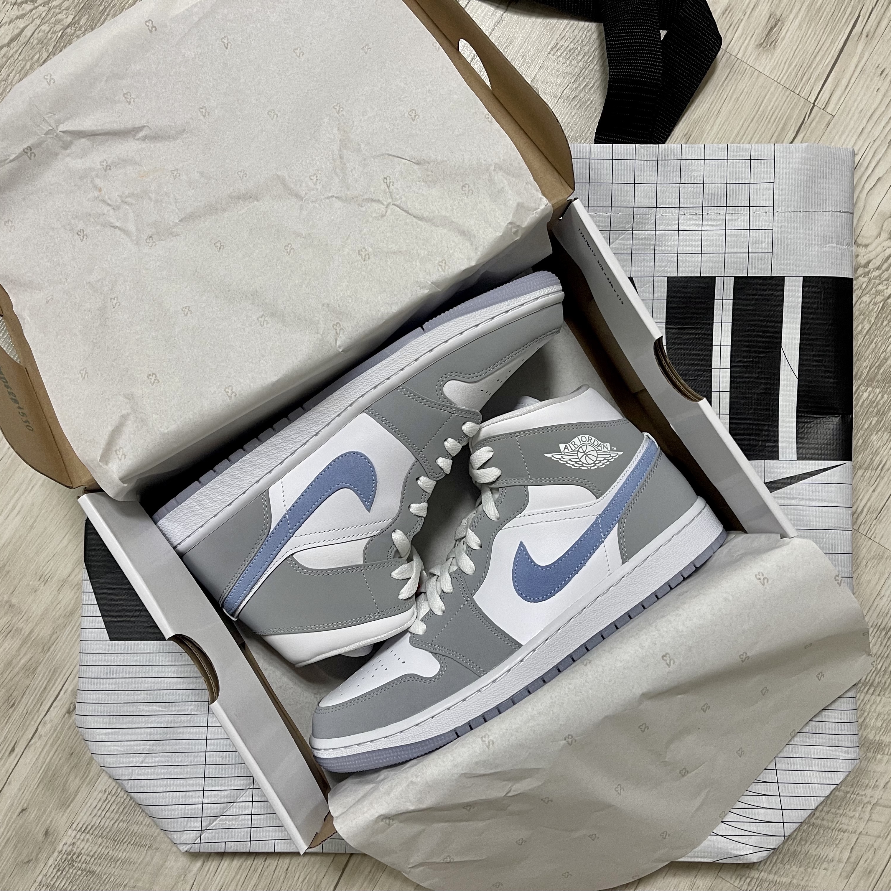(W) Jordan 1 Mid Wolf Grey 착용 스타일 - 2