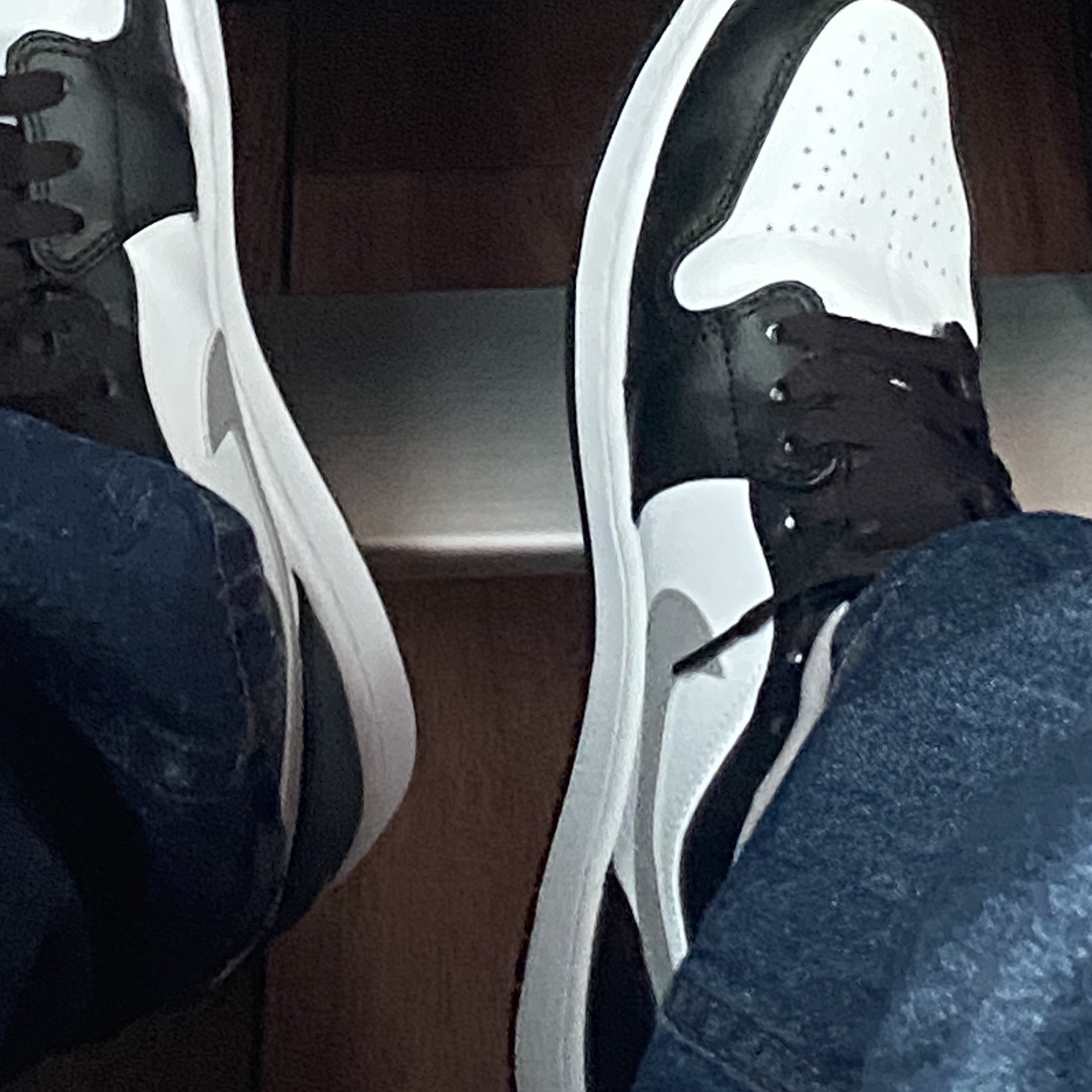 Jordan 1 Low Black Particle Grey 착용 스타일
