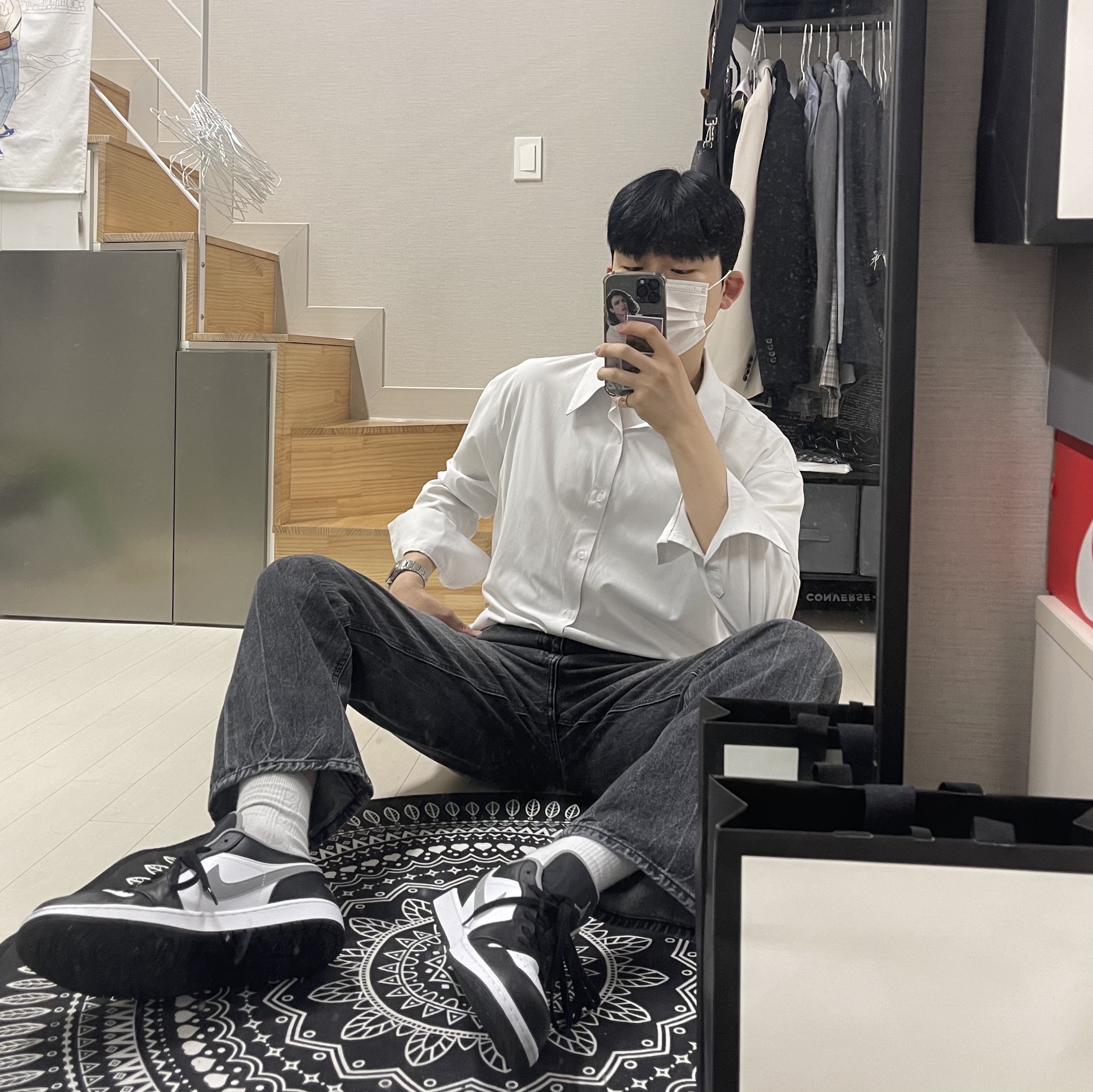 Jordan 1 Low Black Particle Grey 착용 스타일
