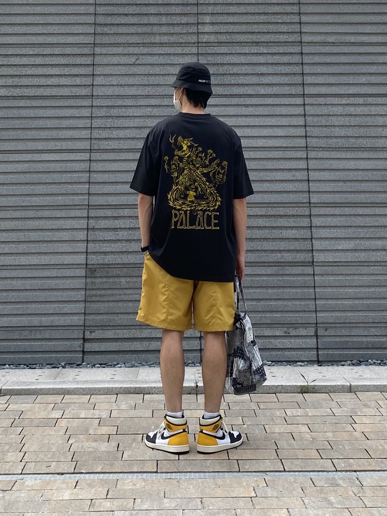 Palace x Arc'teryx Sinsolo Hat Black - 20FW, Palace Lotties Classic T-Shirt Black - 21SS 착용 스타일 - 2