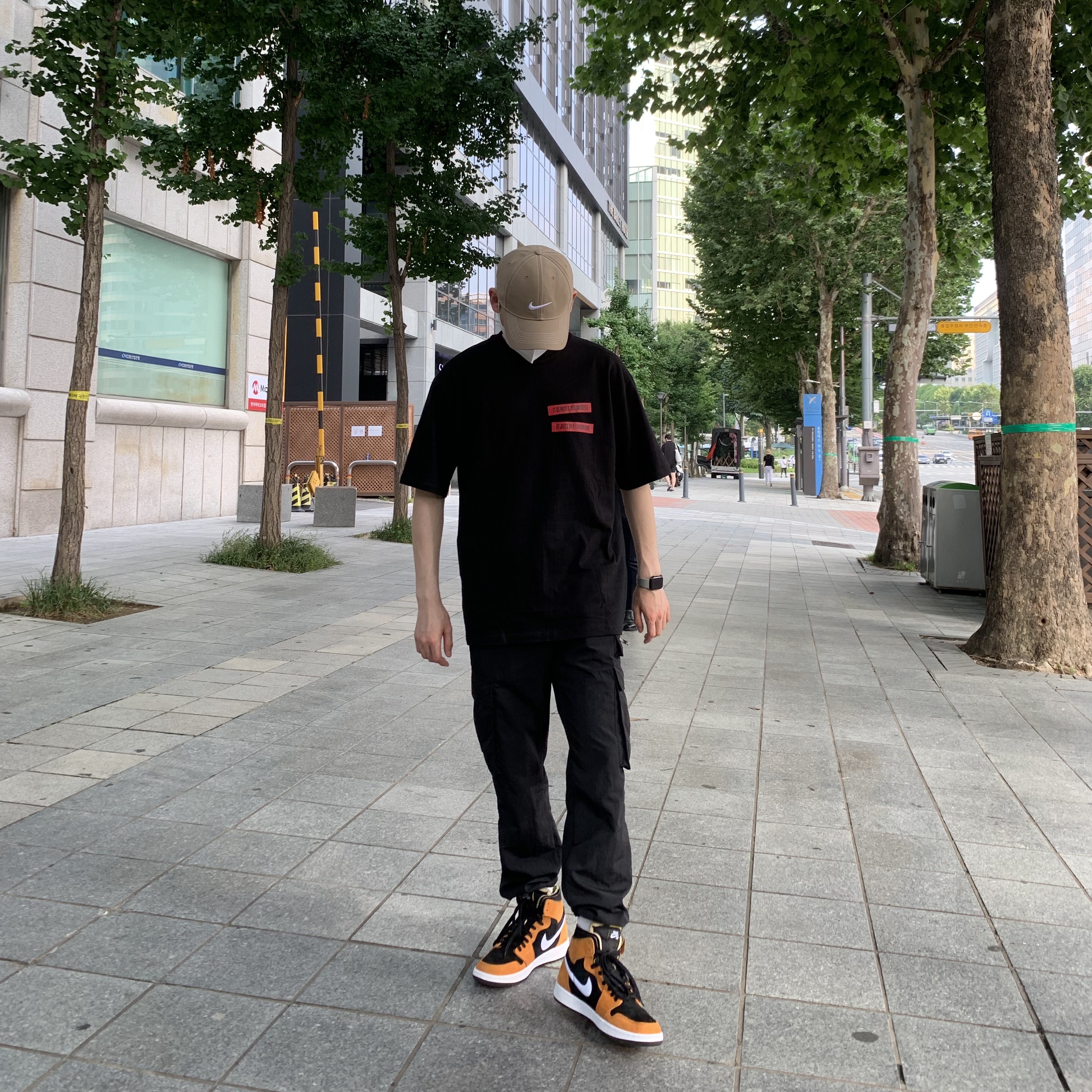 Jordan 1 Zoom Air CMFT Monarch Orange 착용 스타일