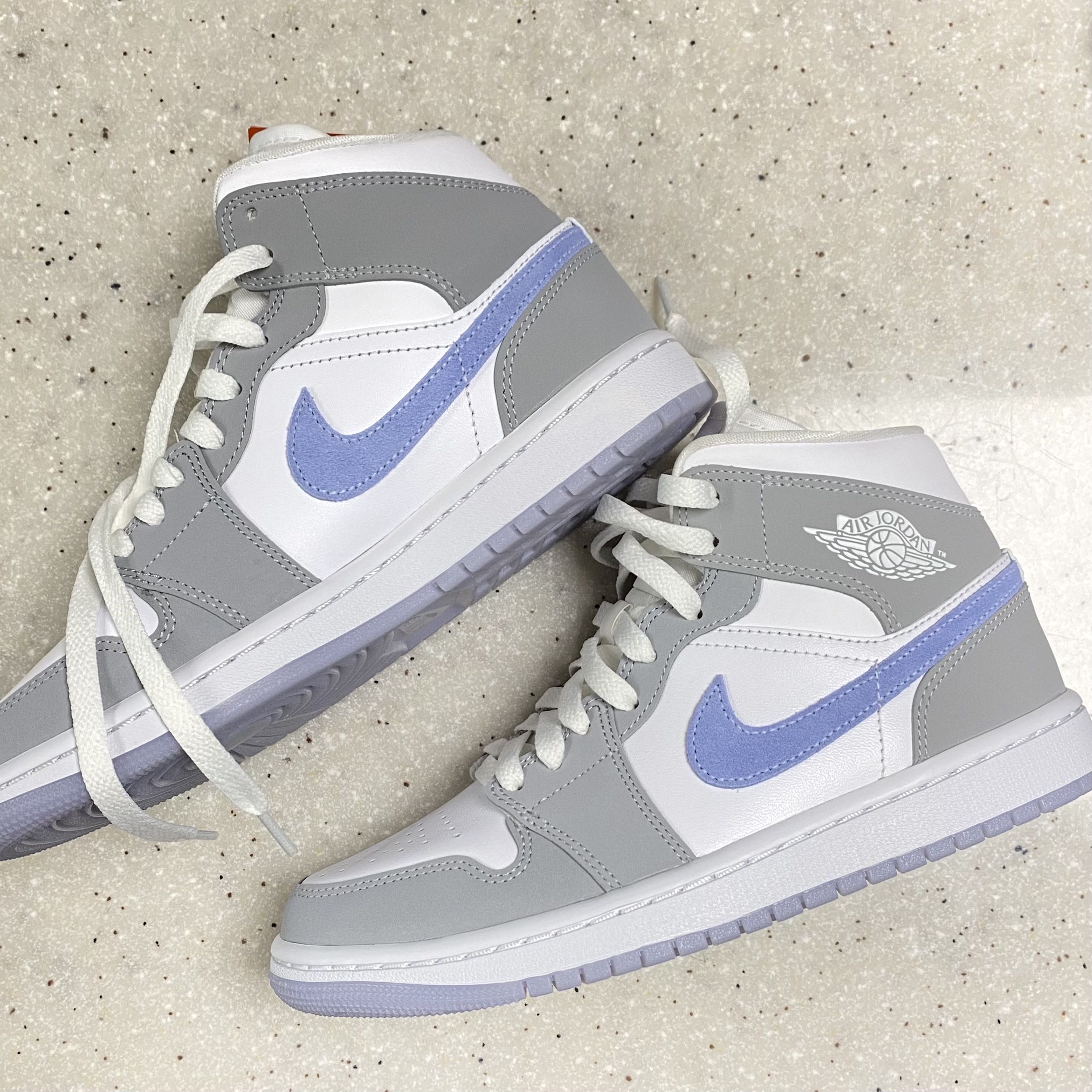 (W) Jordan 1 Mid Wolf Grey 착용 스타일