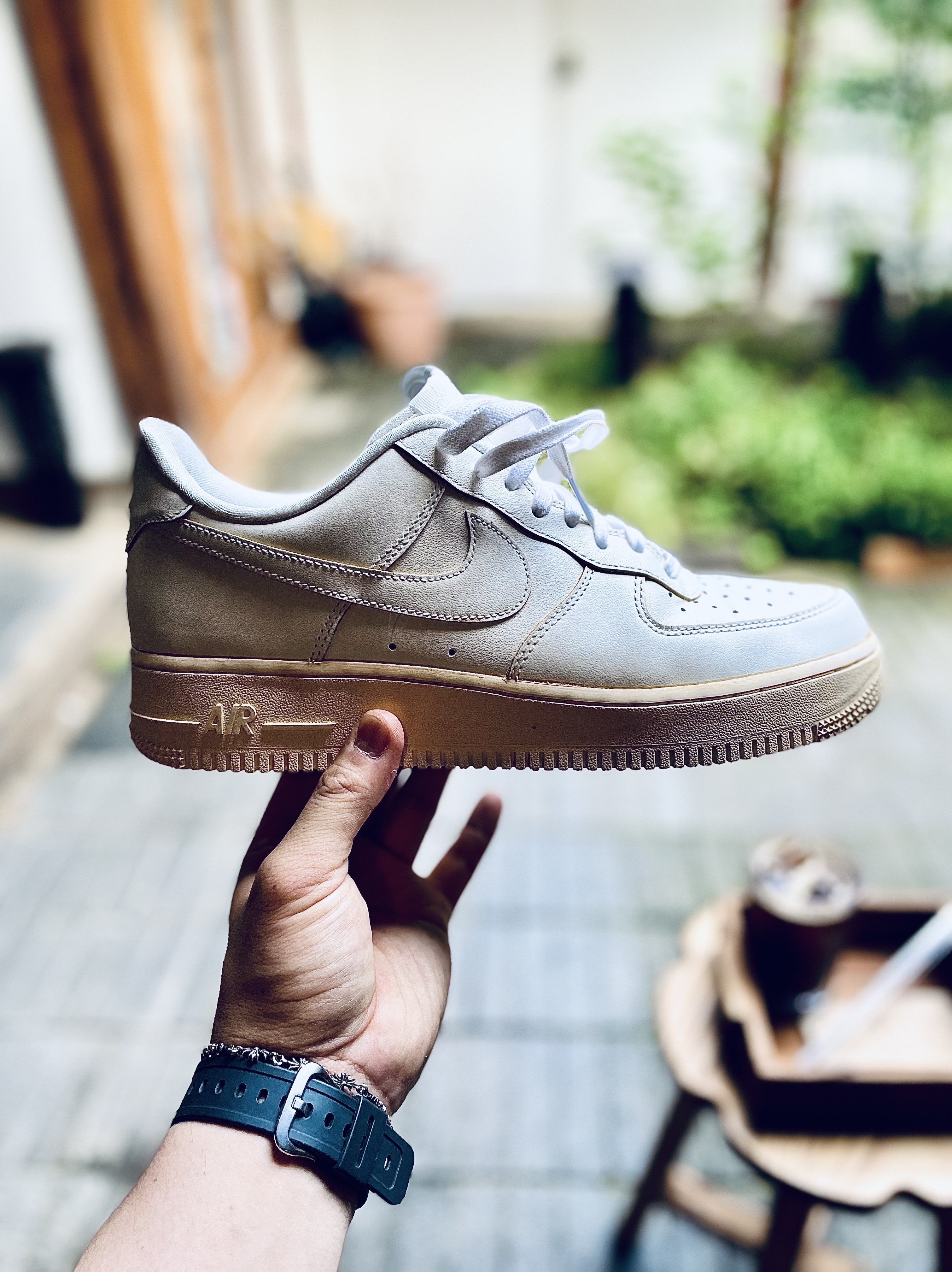 Nike Air Force 1 '07 LV8 Timeless Classic 착용 스타일