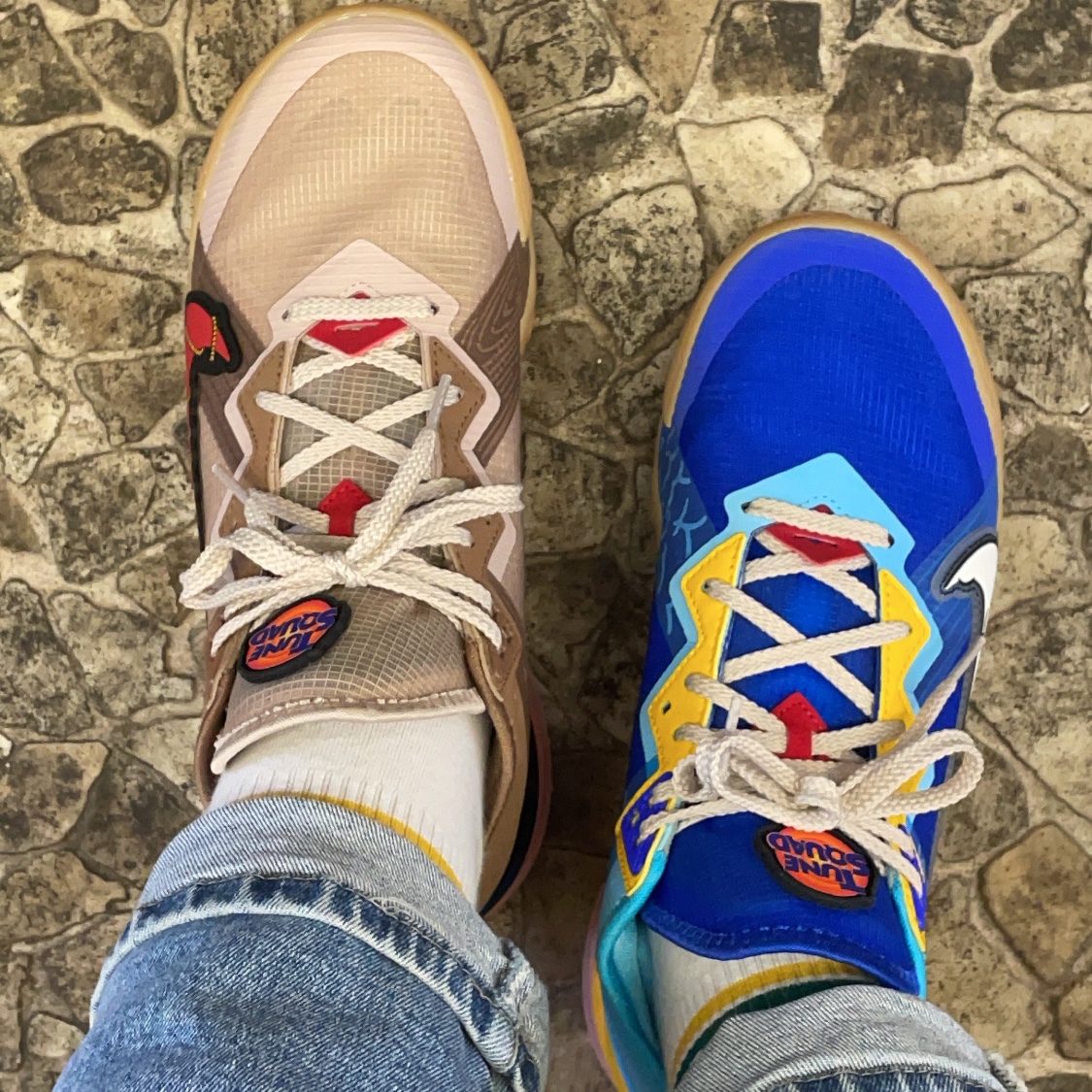 Nike LeBron 18 Low Wile E. vs Roadrunner 착용 스타일 - 2