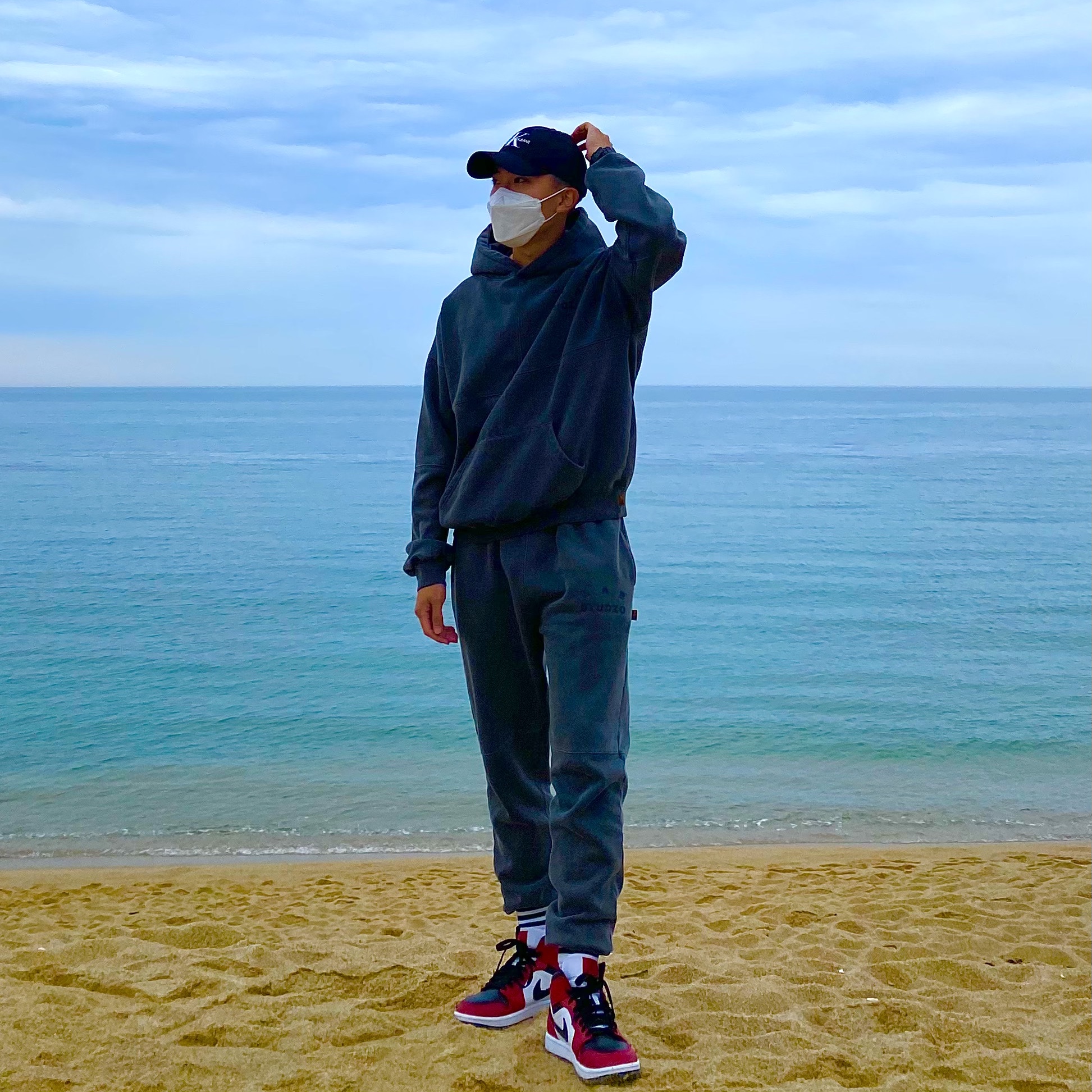 IAB Studio Blocked Pigment Sweatpants Black, IAB Studio Blocked Pigment Hoodie Black 착용 스타일
