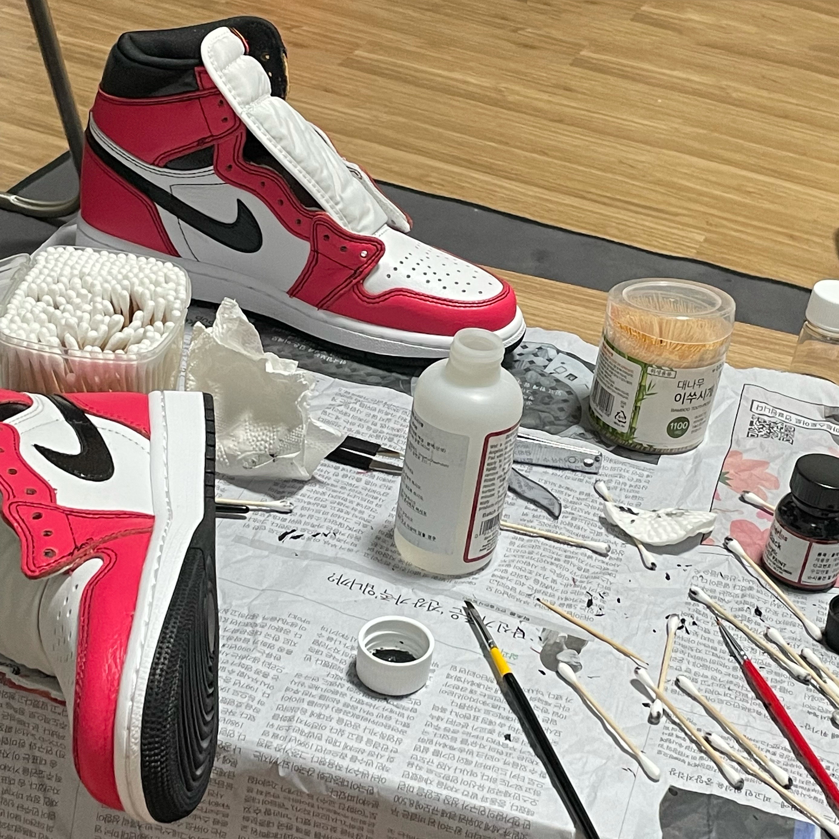 Jordan 1 Retro High OG Light Fusion Red 착용 스타일 - 2