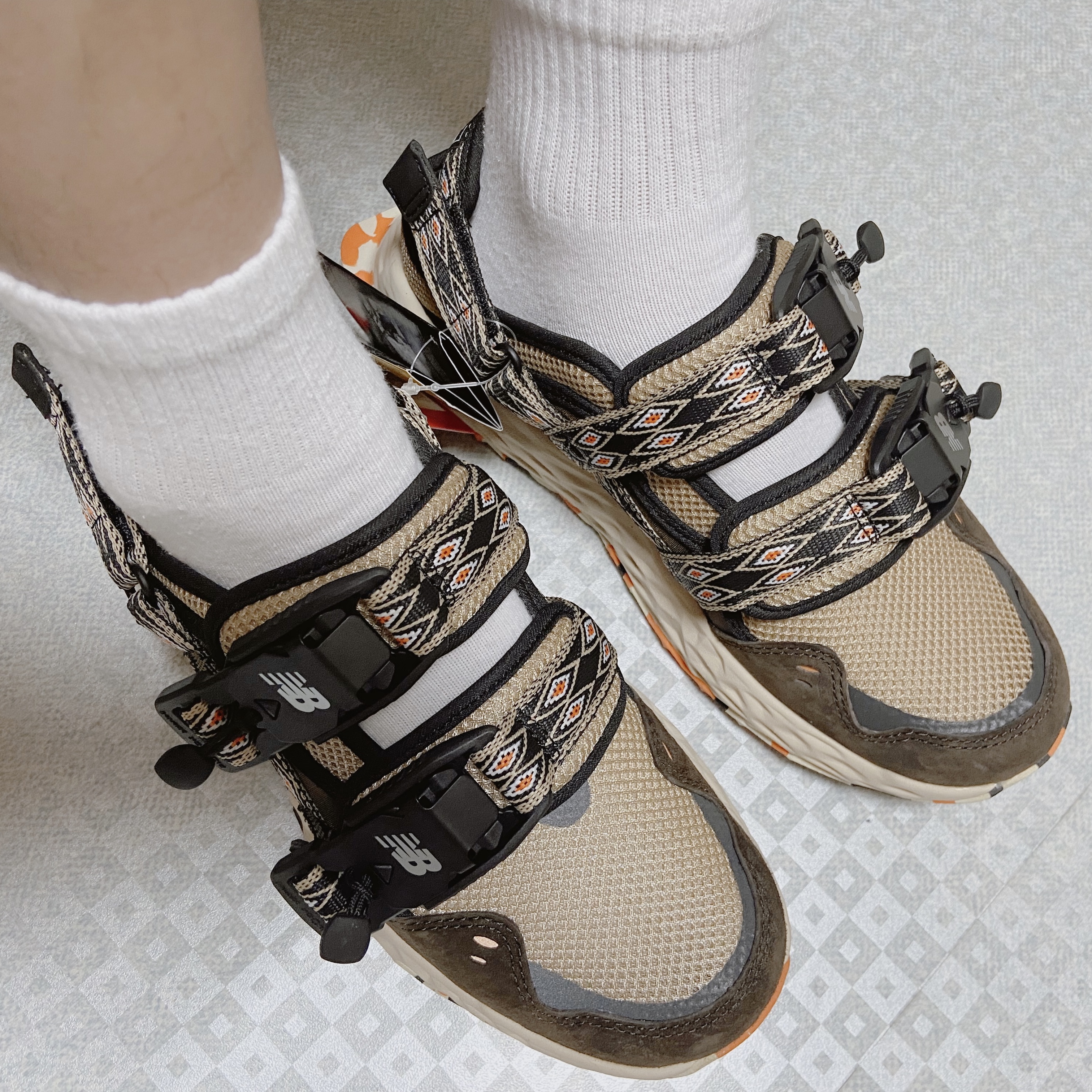 New Balance x Tokyo Design Studio Niobium Concept 2 Chocolate Brown 착용 스타일 - 2
