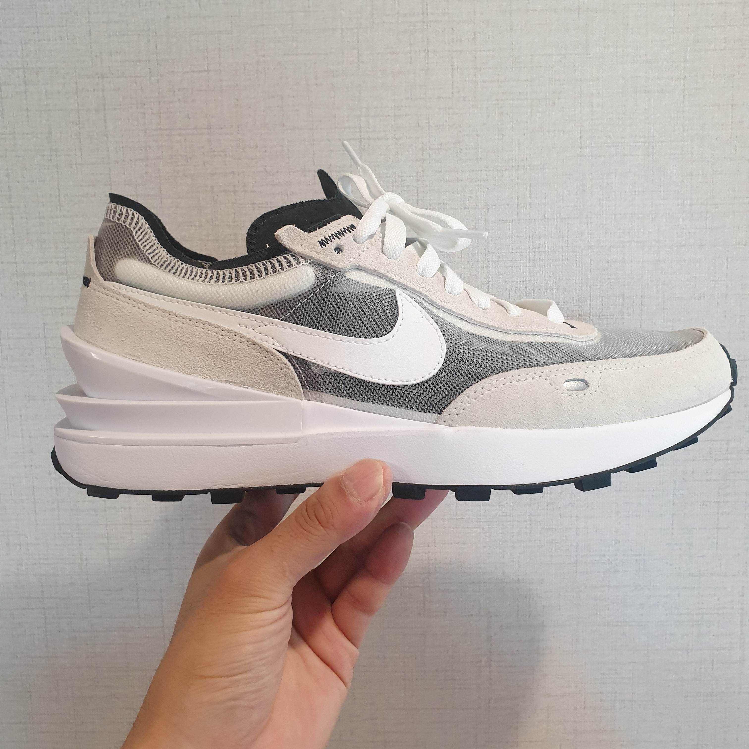 Nike Waffle One Infinite Lilac 착용 스타일