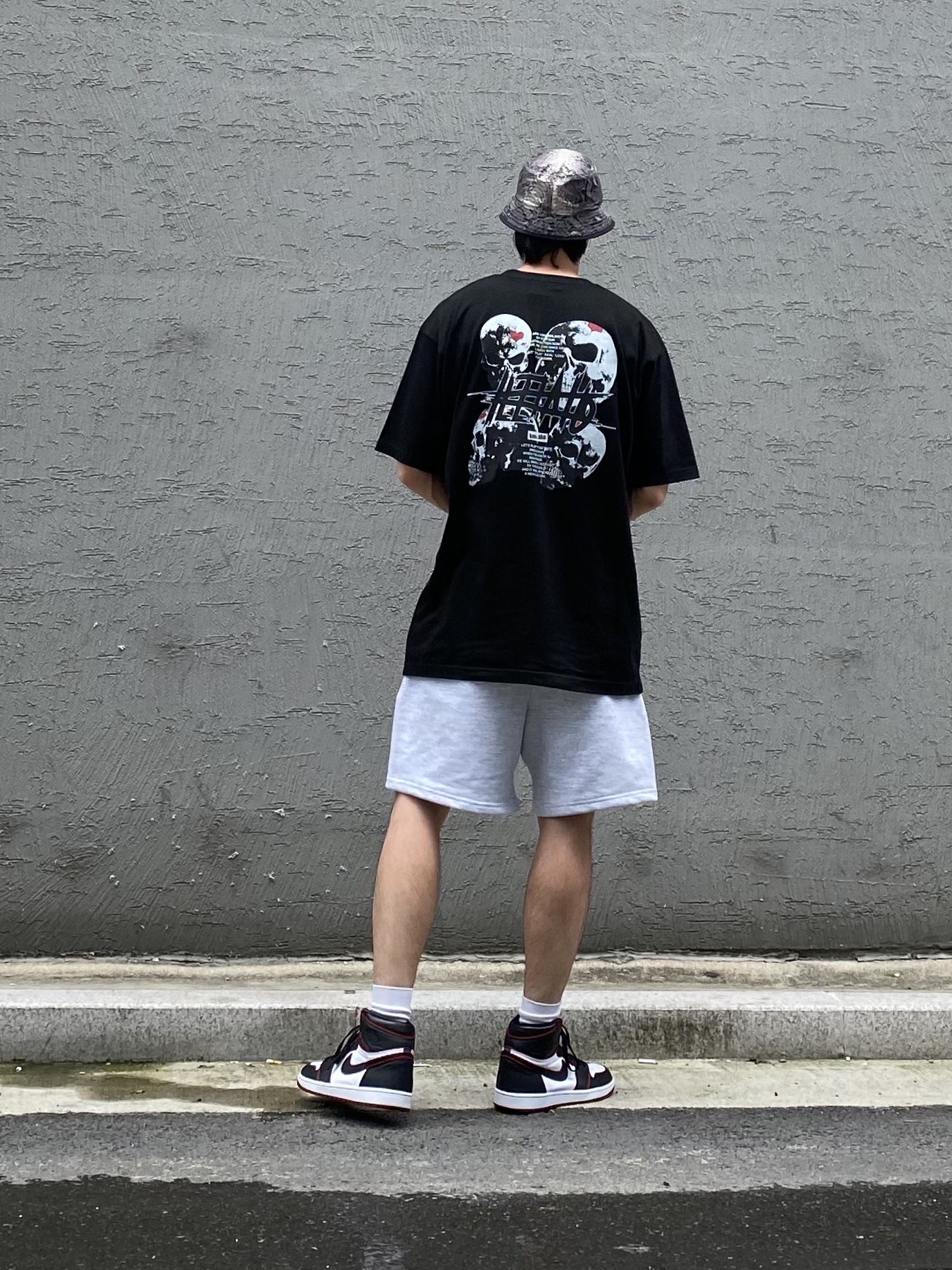 Supreme x The North Face Snakeskin Packable Reversible Crusher Black - 18SS, Jordan 1 Retro High OG Bloodline 착용 스타일 - 2