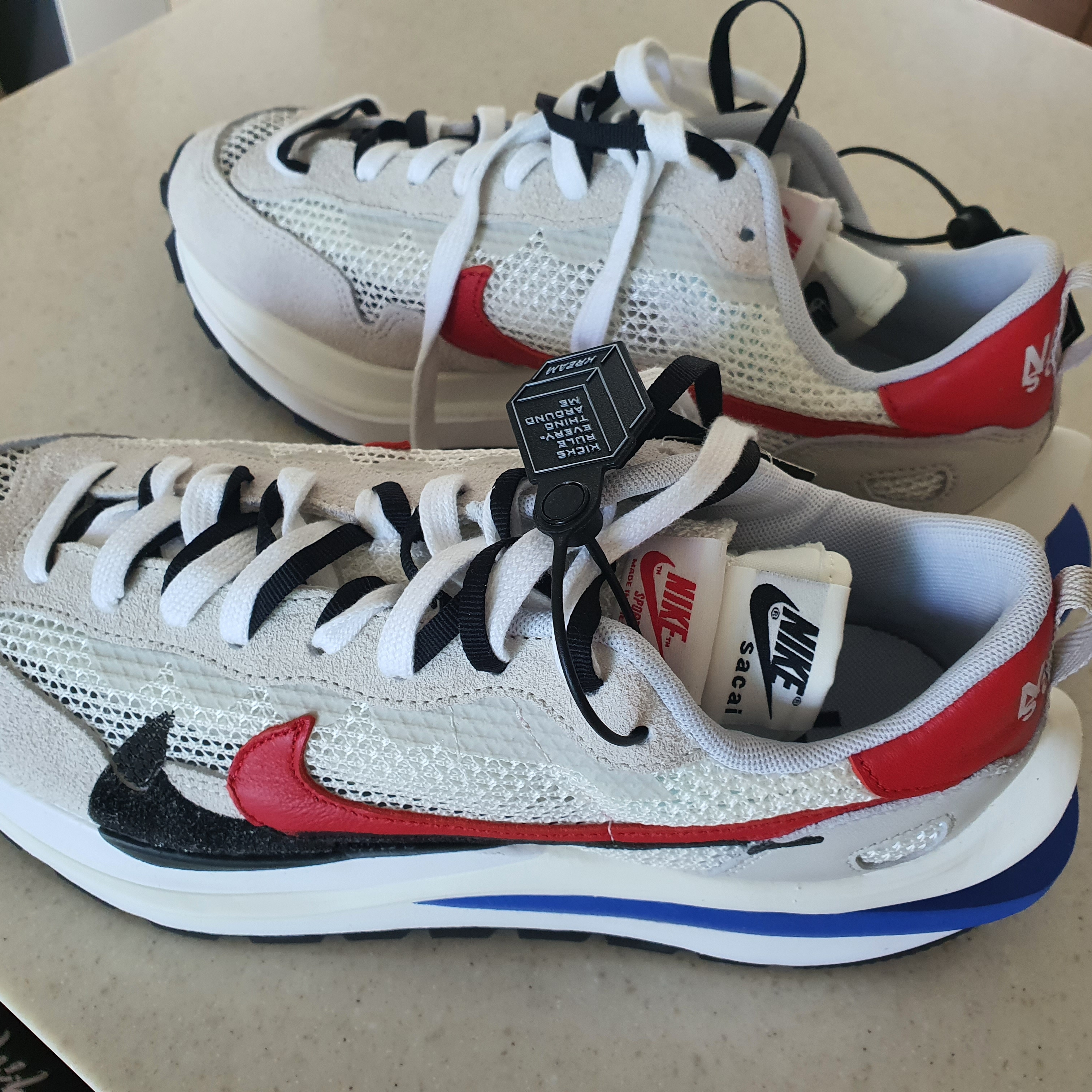 Nike x Sacai VaporWaffle Royal Fuchsia 착용 스타일