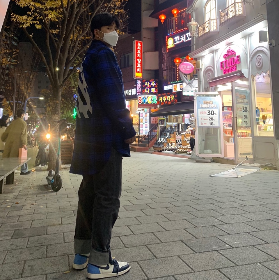 Jordan 1 Retro High Obsidian UNC 착용 스타일