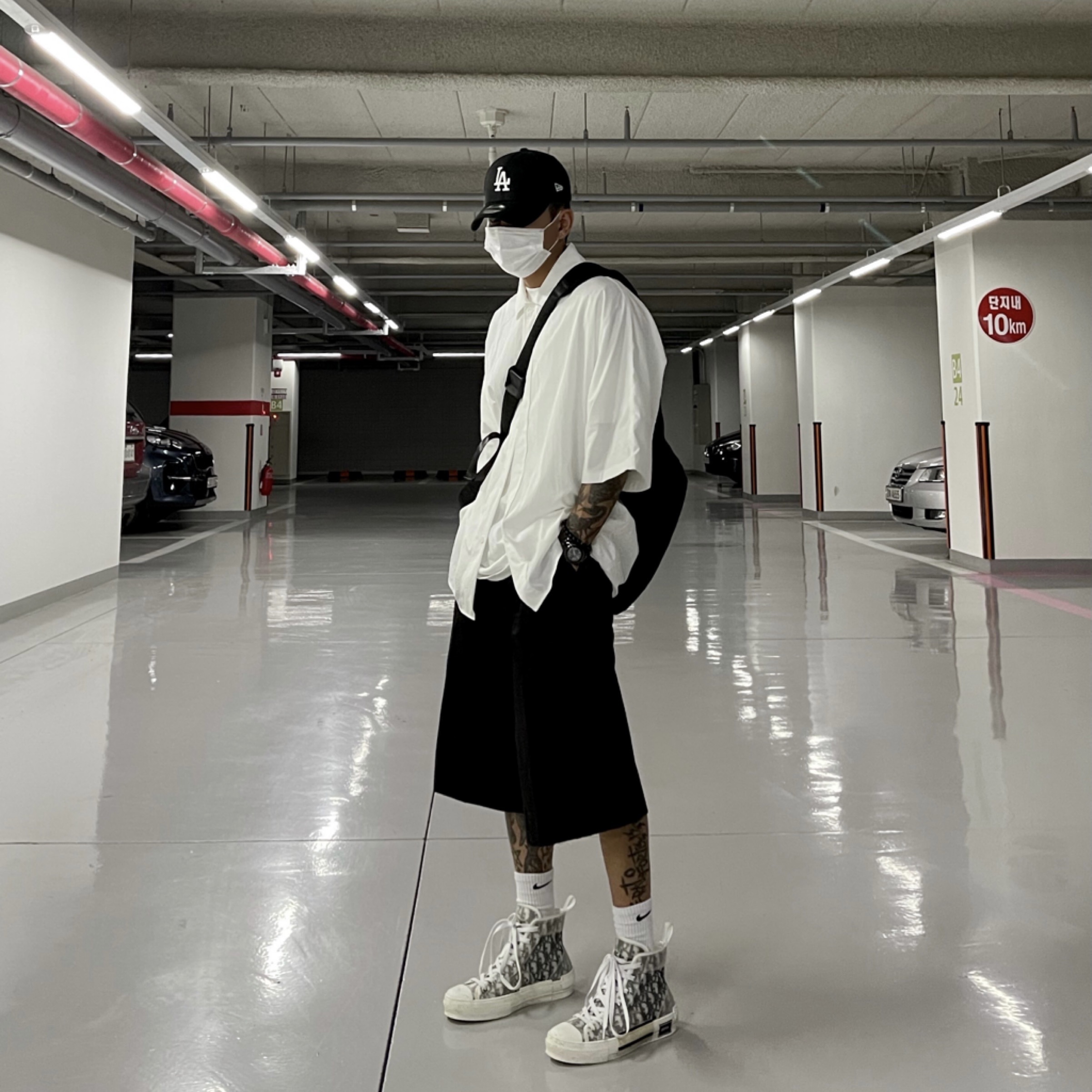 Dior B23 High Dior Oblique White & Black 착용 스타일 - 2
