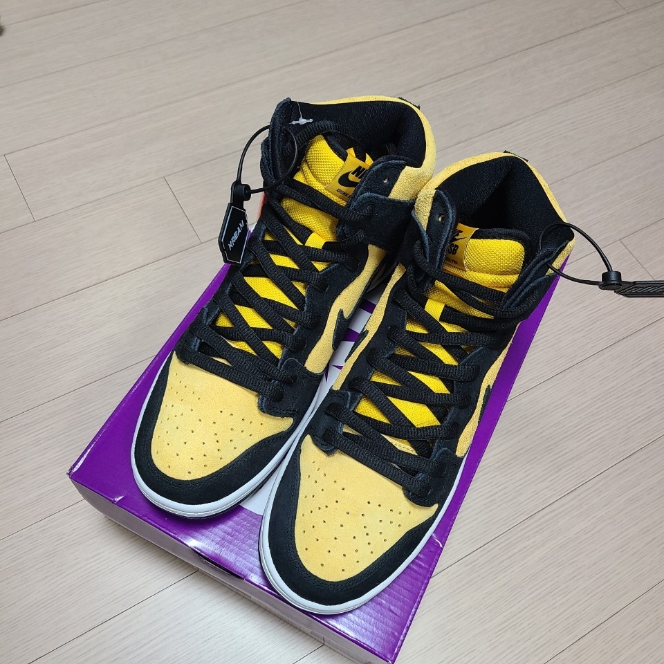 Nike SB Dunk High Pro Maize and Black 착용 스타일 - 1