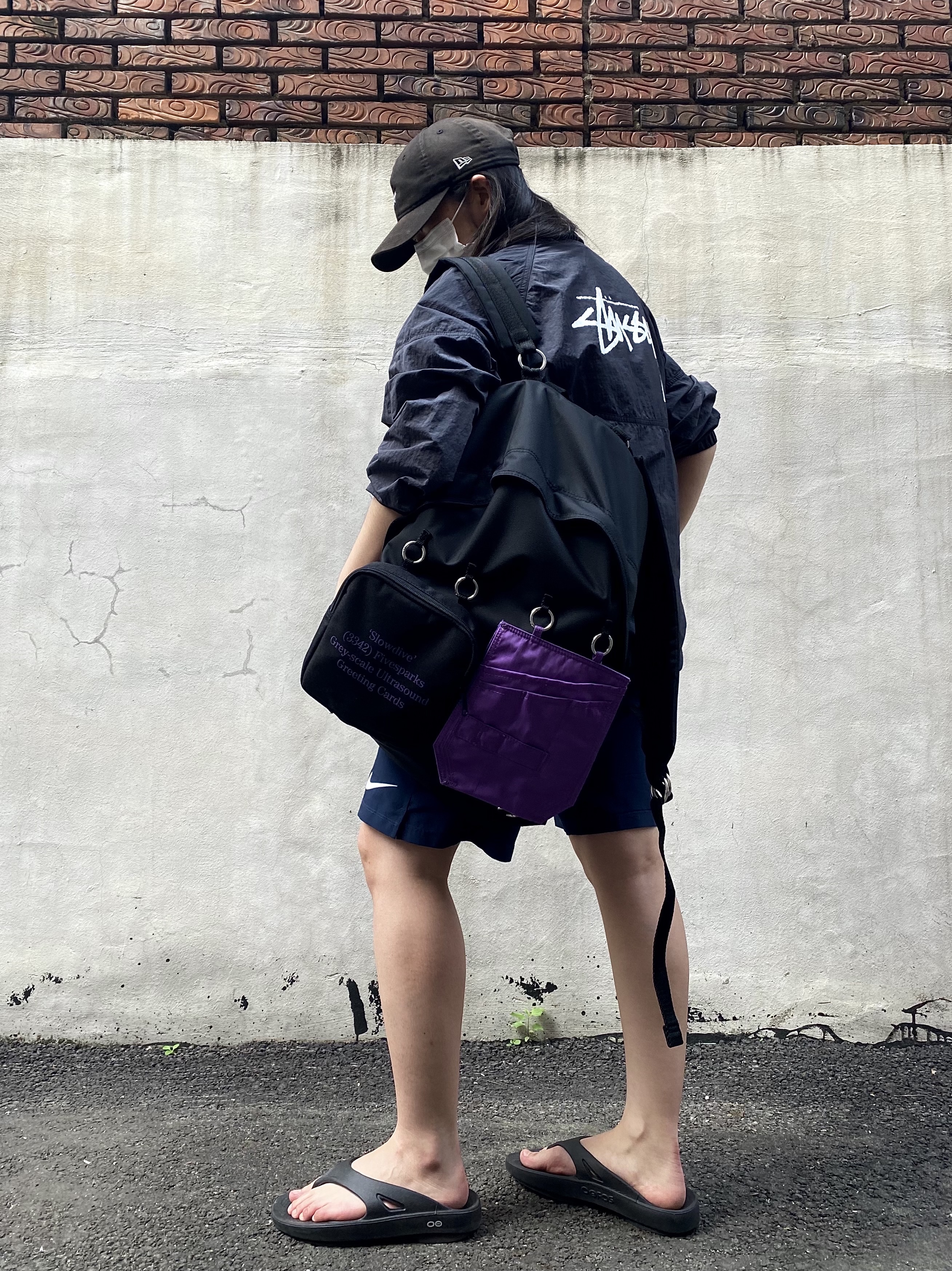 Oofos OOriginal Black, Nike x Stussy Windrunner Jacket Off Noir 착용 스타일