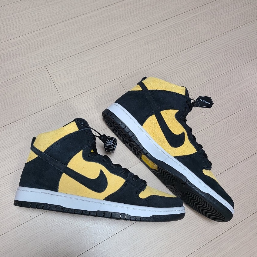 Nike SB Dunk High Pro Maize and Black 착용 스타일 - 5