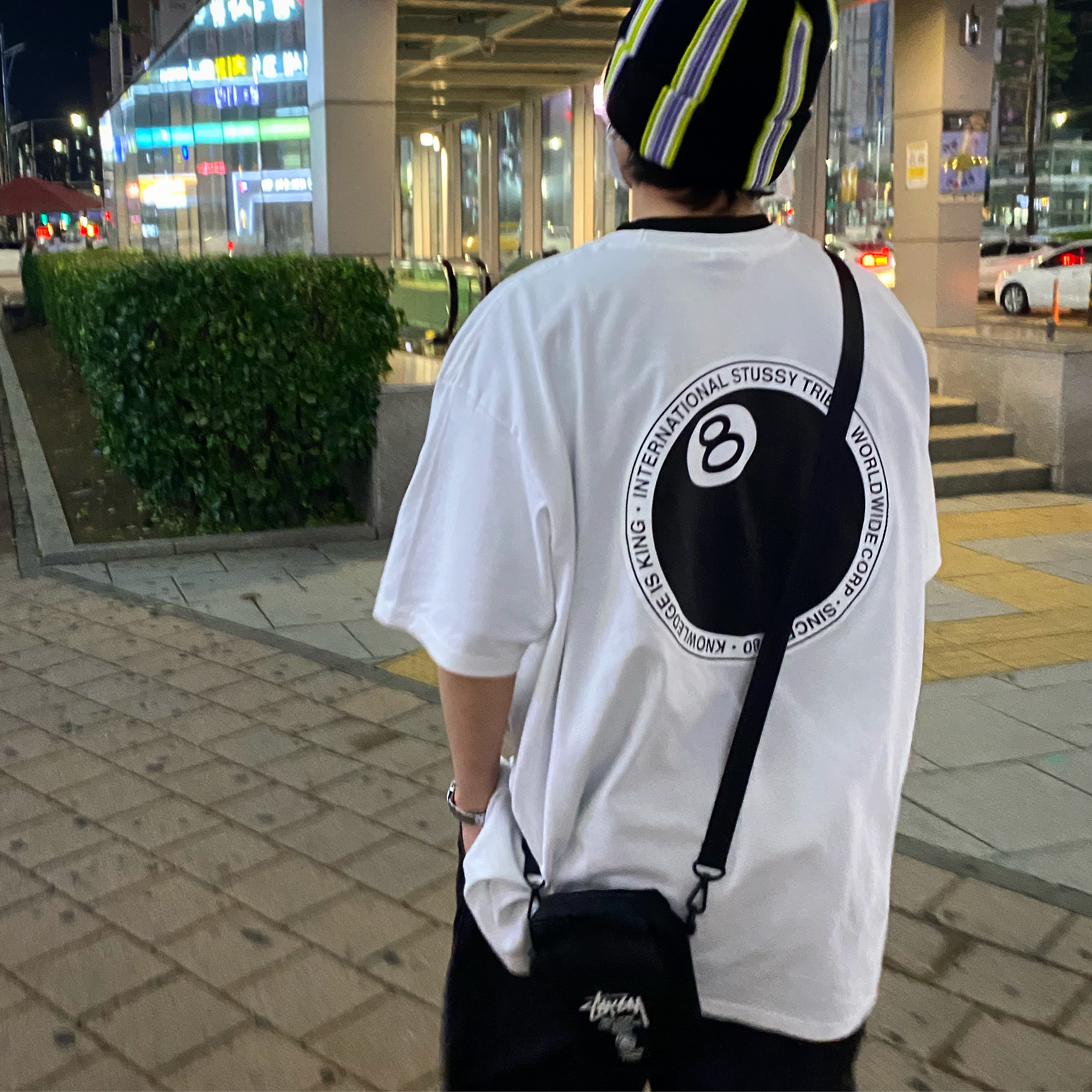Stussy 8 Ball Dot T-Shirt White 착용 스타일