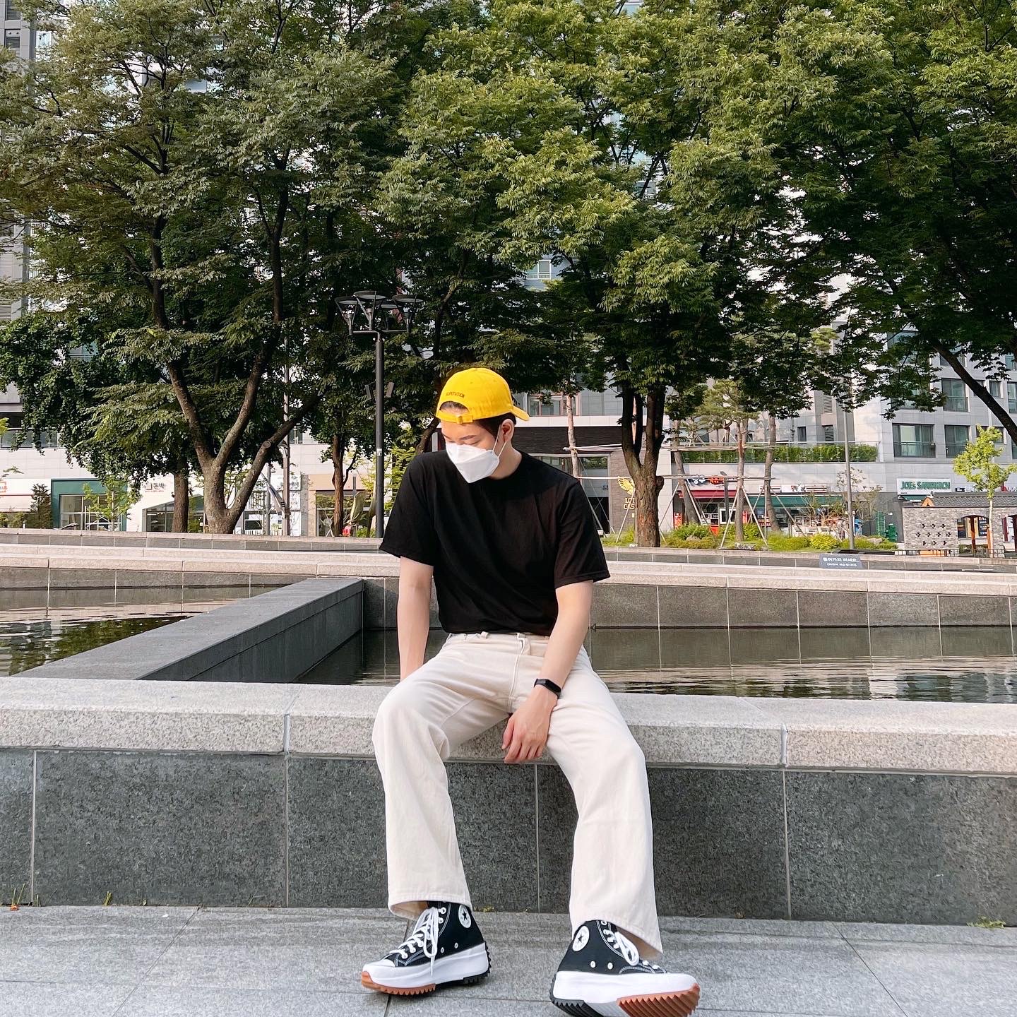 Converse Run Star Hike Hi Black White Gum 착용 스타일