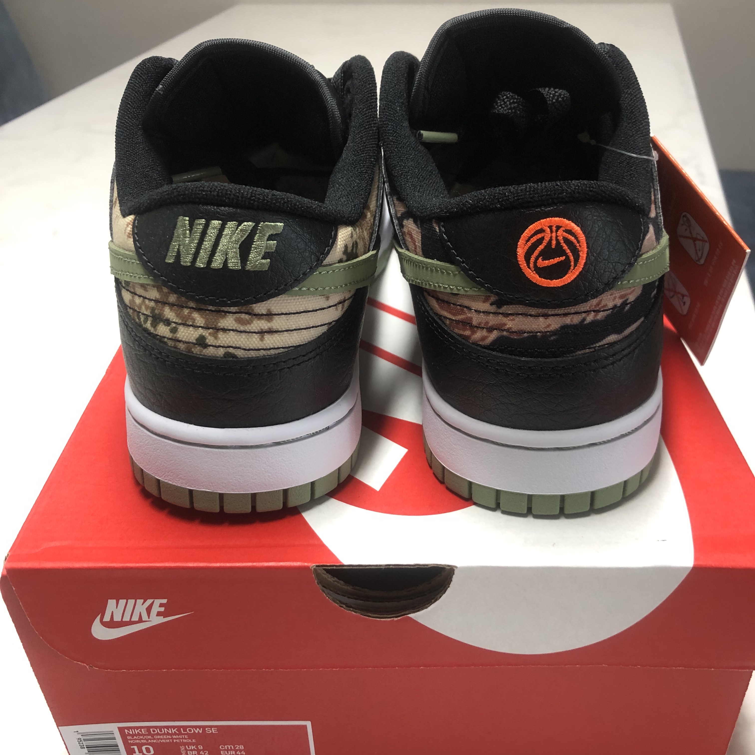 Nike Dunk Low SE Black Multi Camo 착용 스타일 - 2