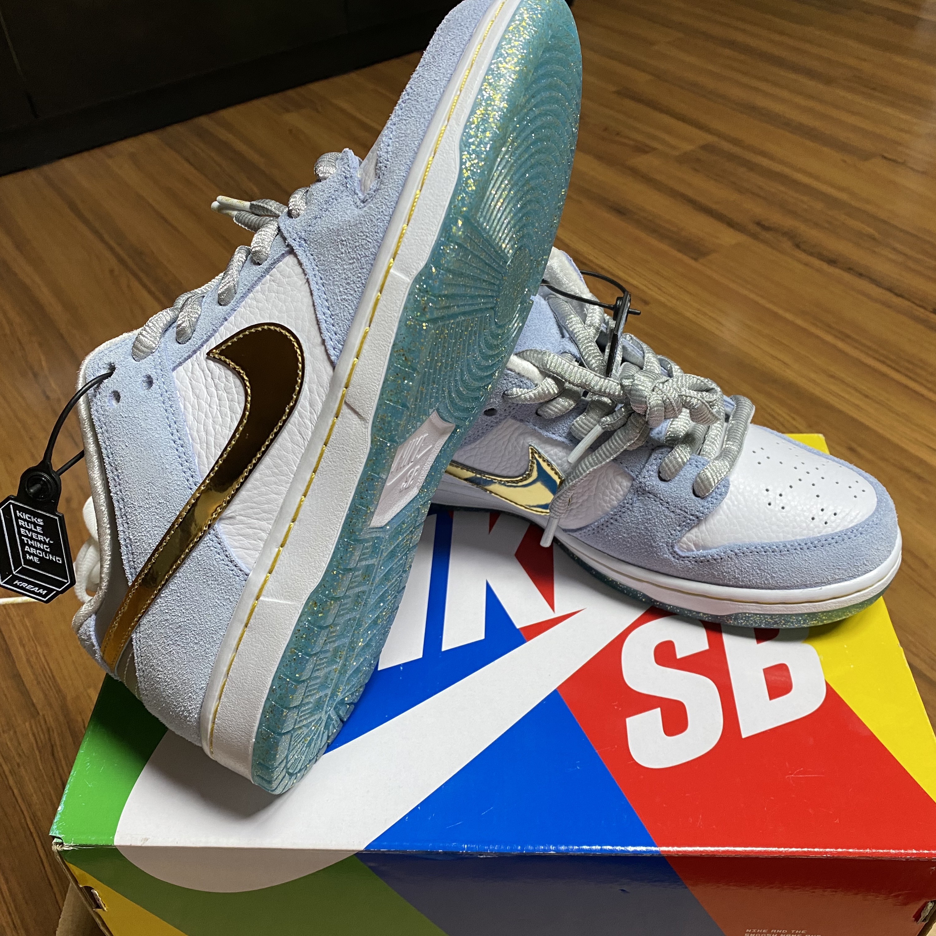 Nike x Sean Cliver SB Dunk Low Holiday Special 착용 스타일 - 2