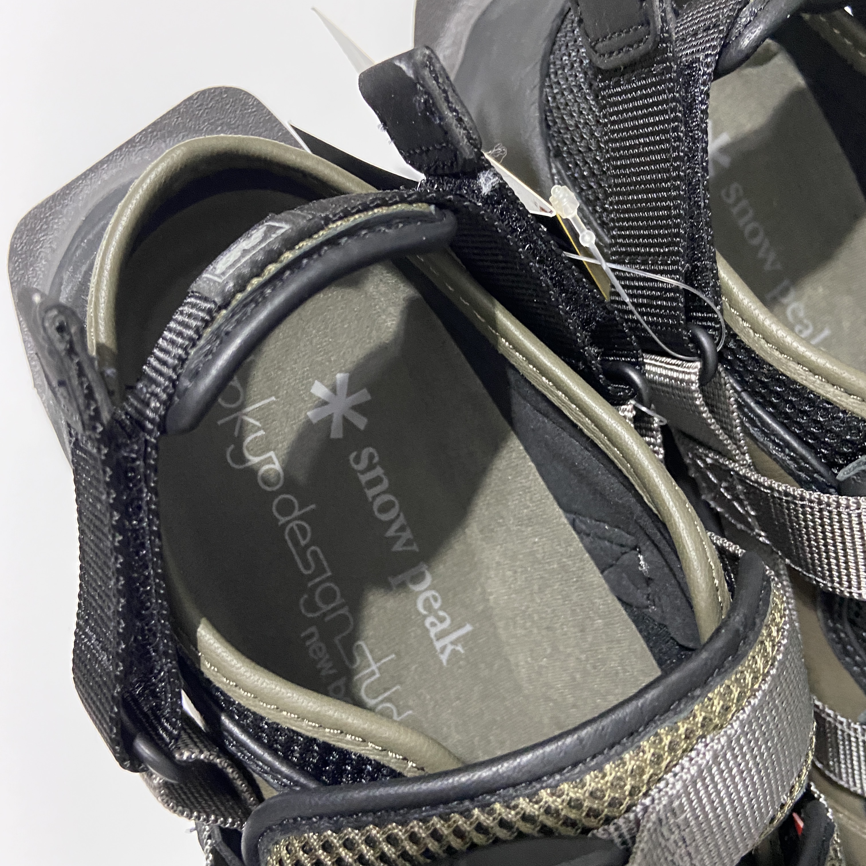 New Balance x Tokyo Design Studio x Snow Peak Niobium Concept 2 착용 스타일 - 3