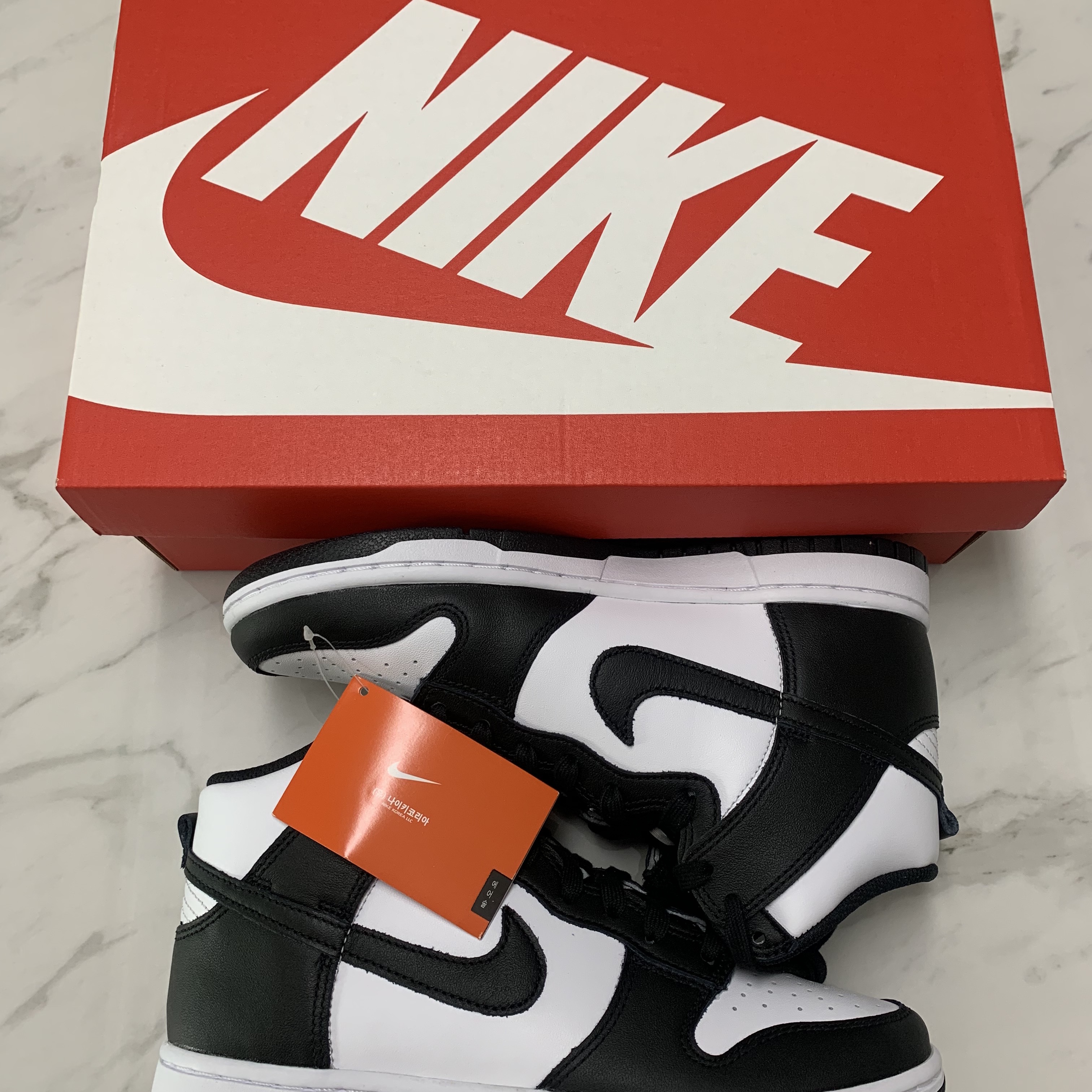 Nike Dunk High Retro Black and White 착용 스타일