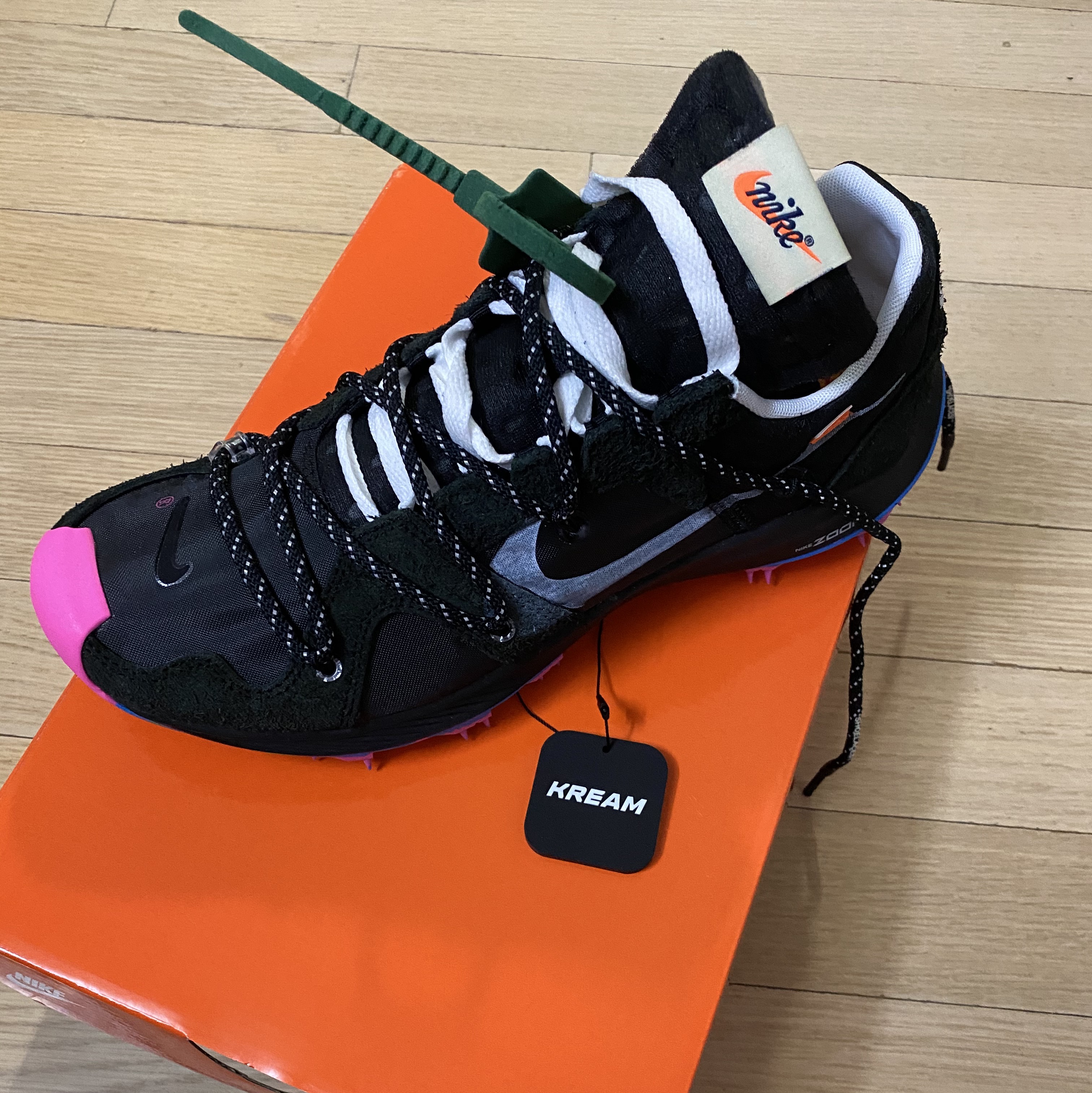 (W) Nike x Off-White Zoom Terra Kiger 5 Black 착용 스타일