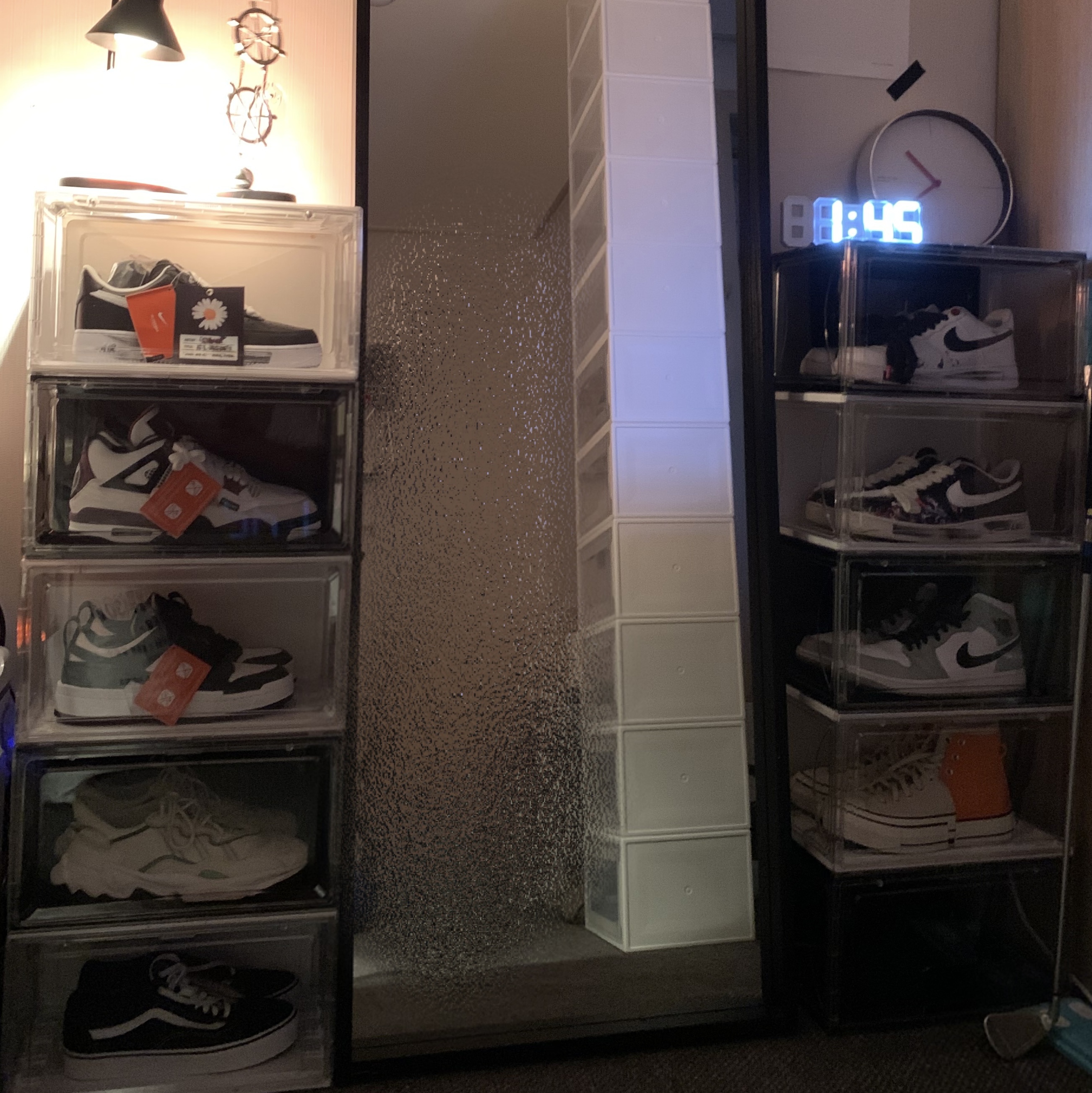 Nike x Peaceminusone Air Force 1 Low Para-Noise, Jordan 4 x Paris Saint-Germain Retro Neutral Grey Bordeaux 착용 스타일